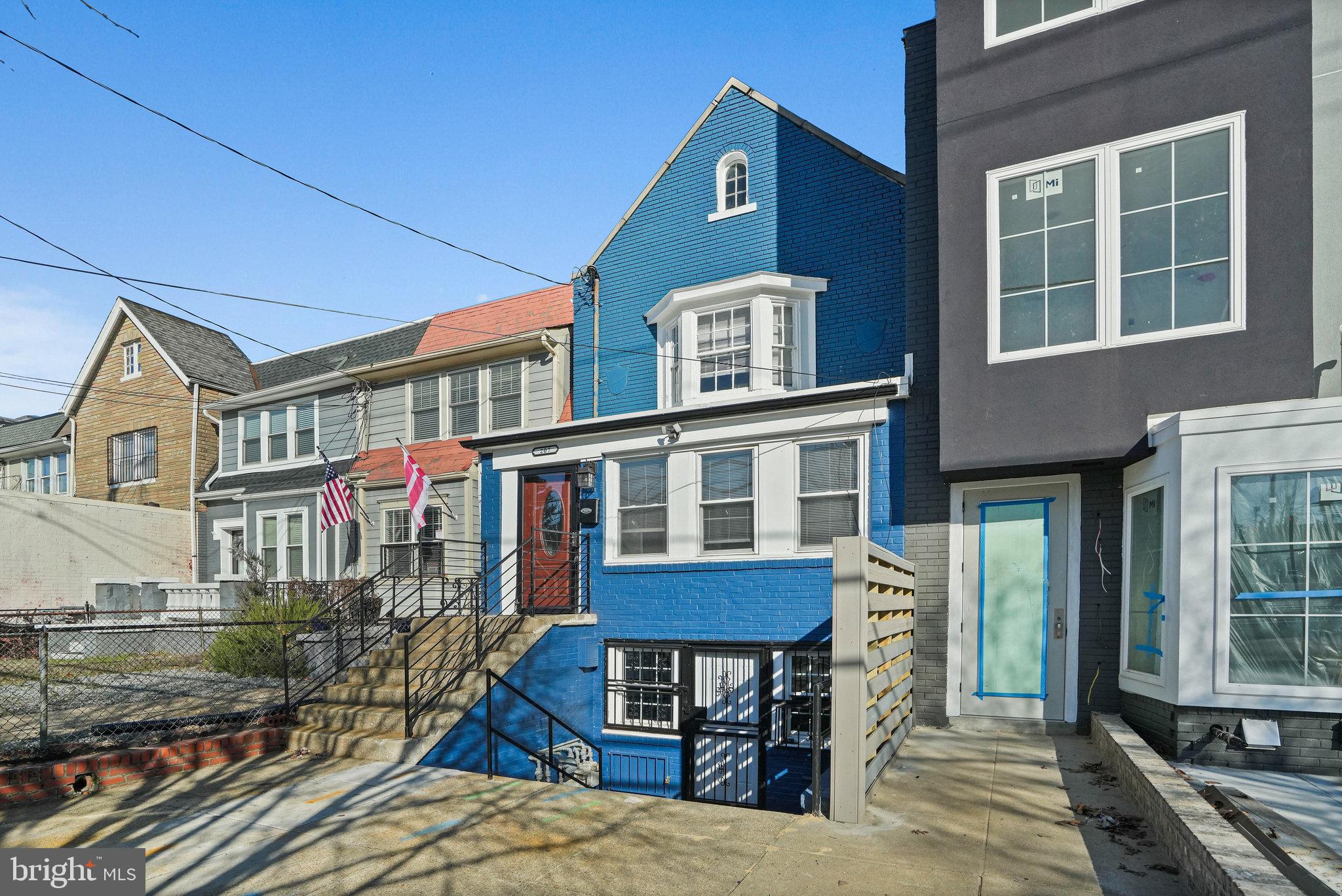 207 KENNEDY STREET NW