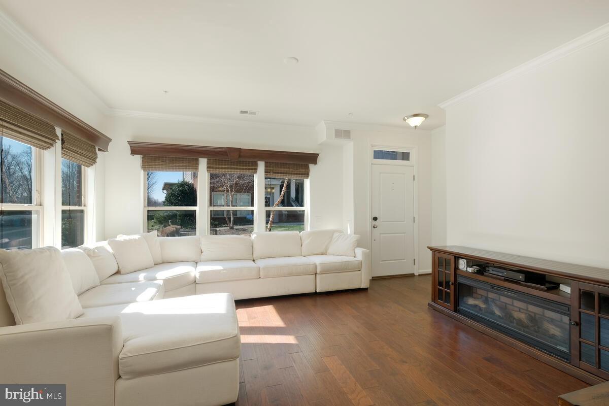 CROWN - Residential