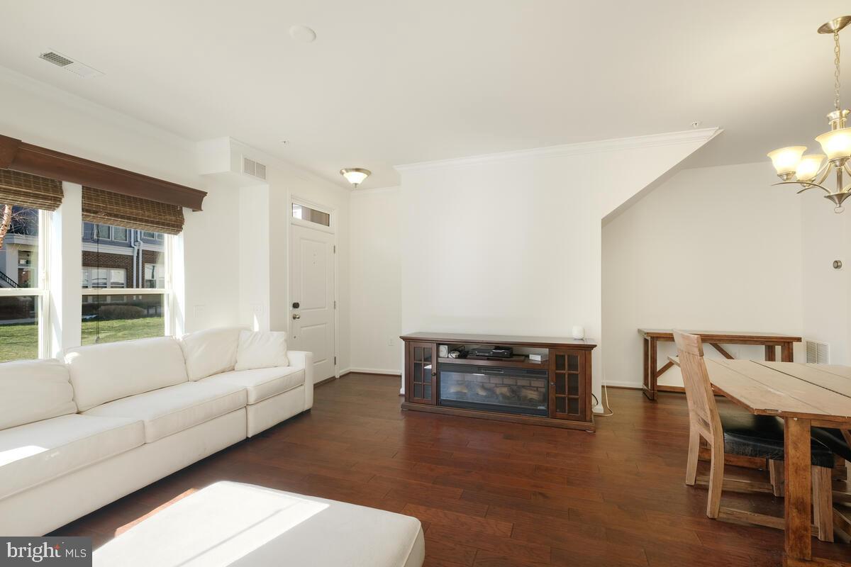 CROWN - Residential