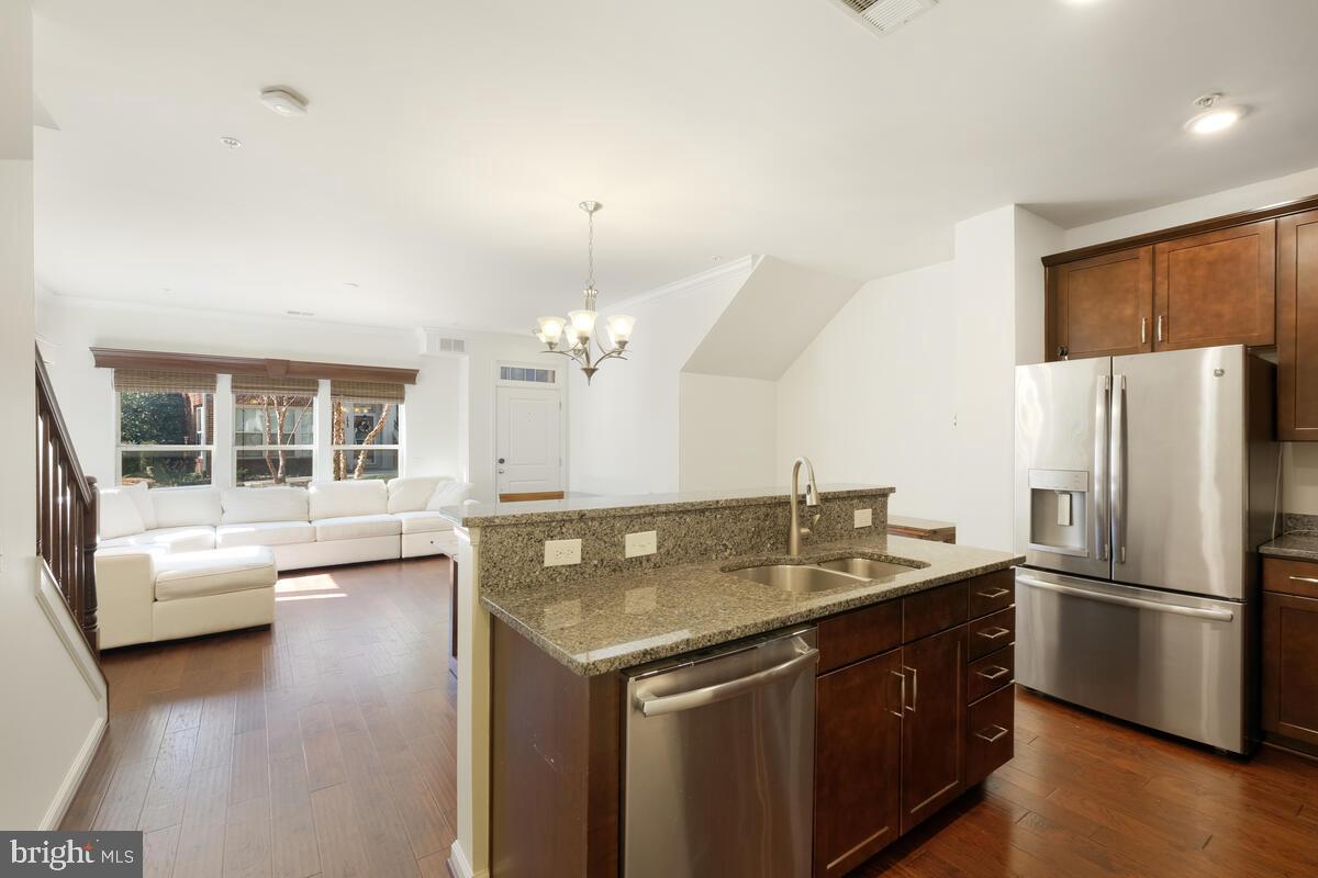 CROWN - Residential