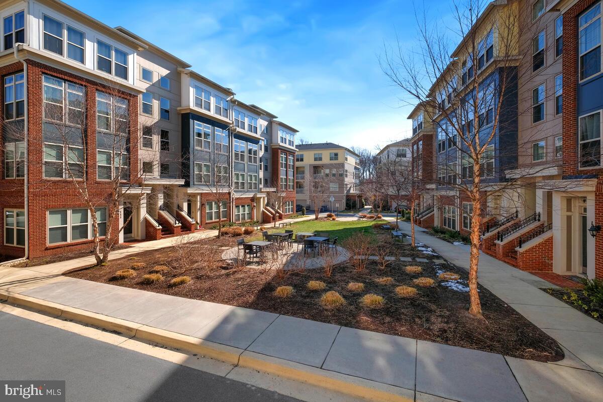 CROWN - Residential