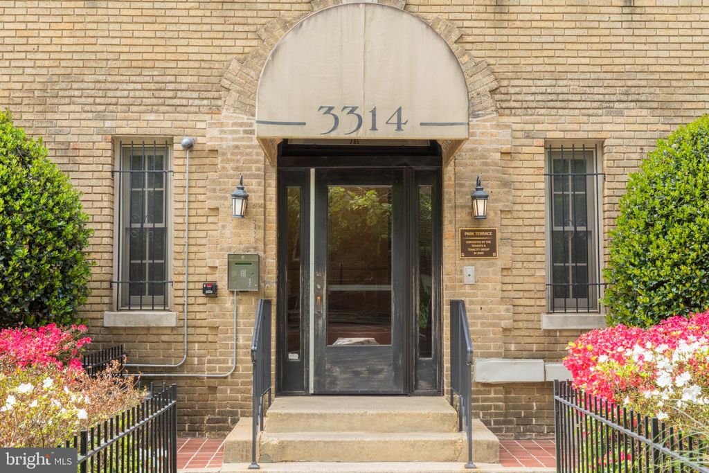 Photo of 3314 Mount Pleasant Street NW #41, WASHINGTON, DC 20010 (MLS # DCDC2258214)