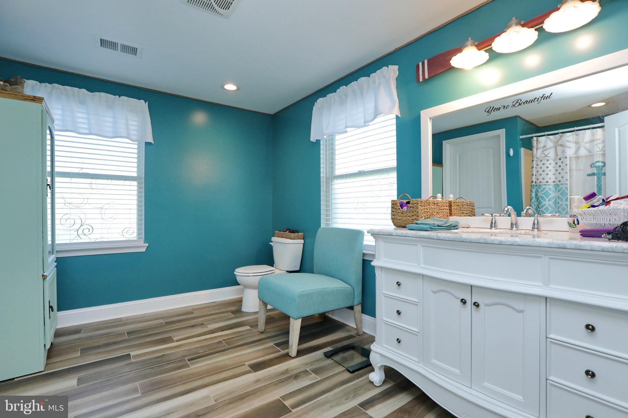 COBB ISLAND - Residential