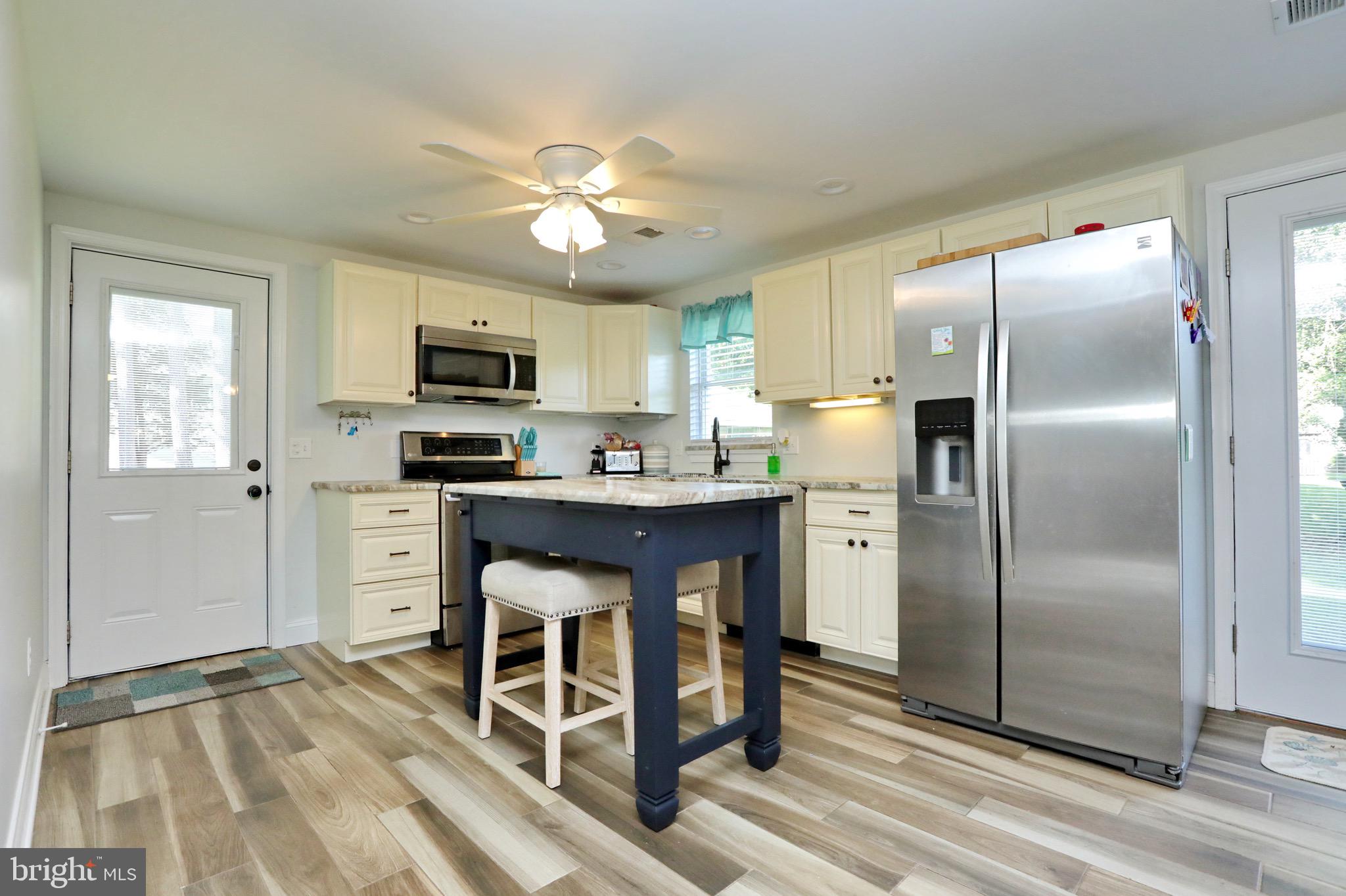 COBB ISLAND - Residential