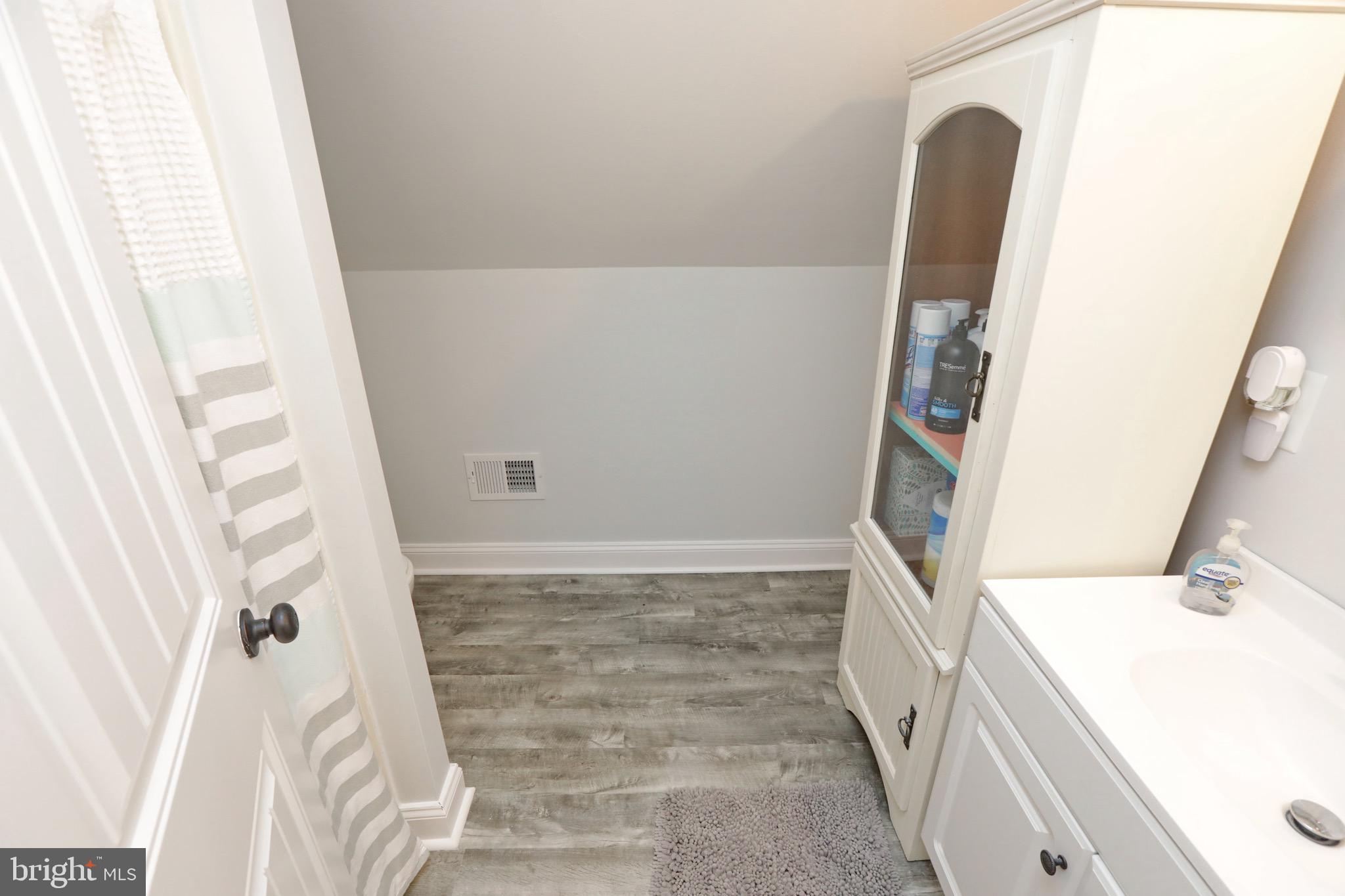 COBB ISLAND - Residential