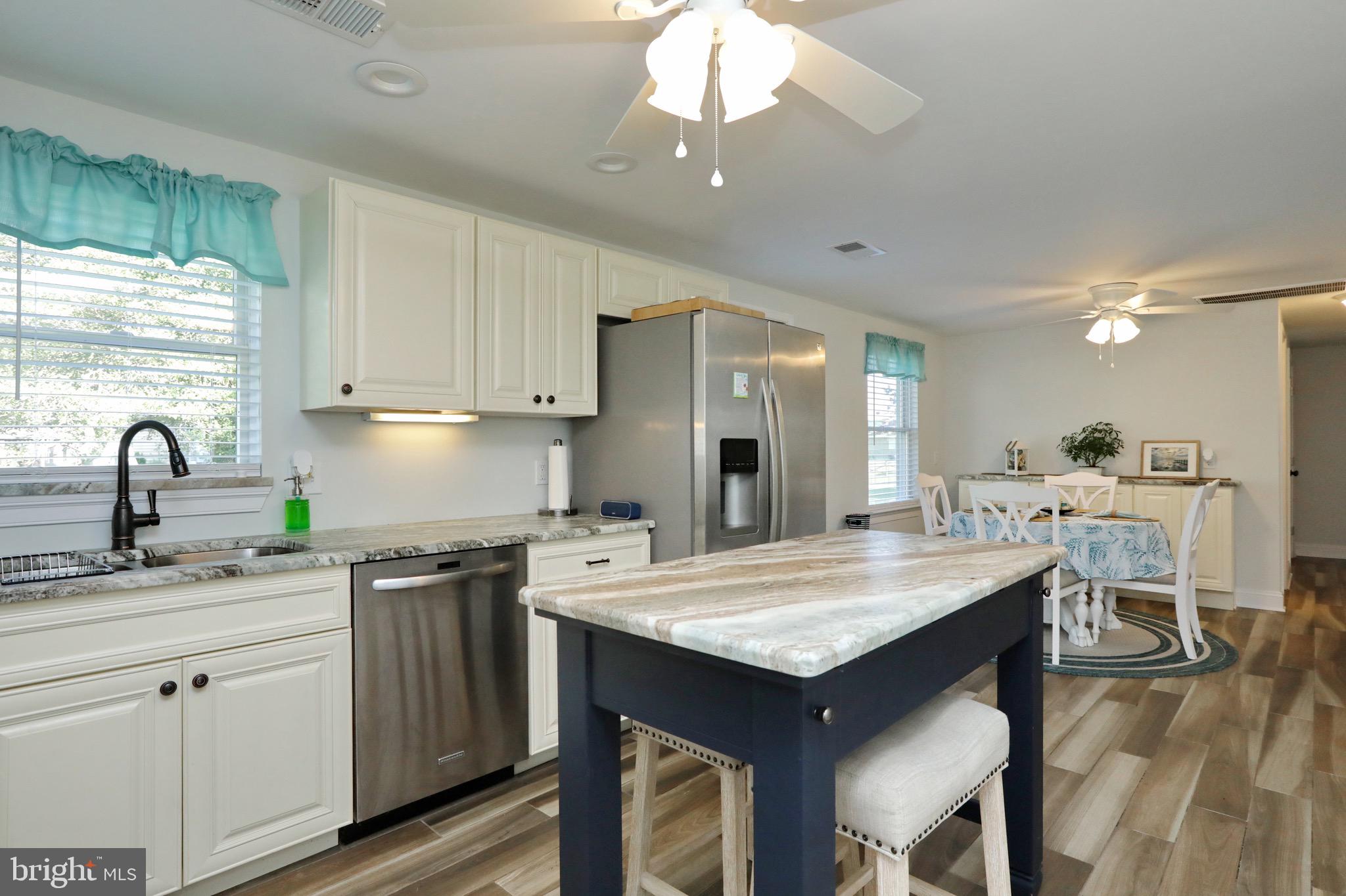 COBB ISLAND - Residential