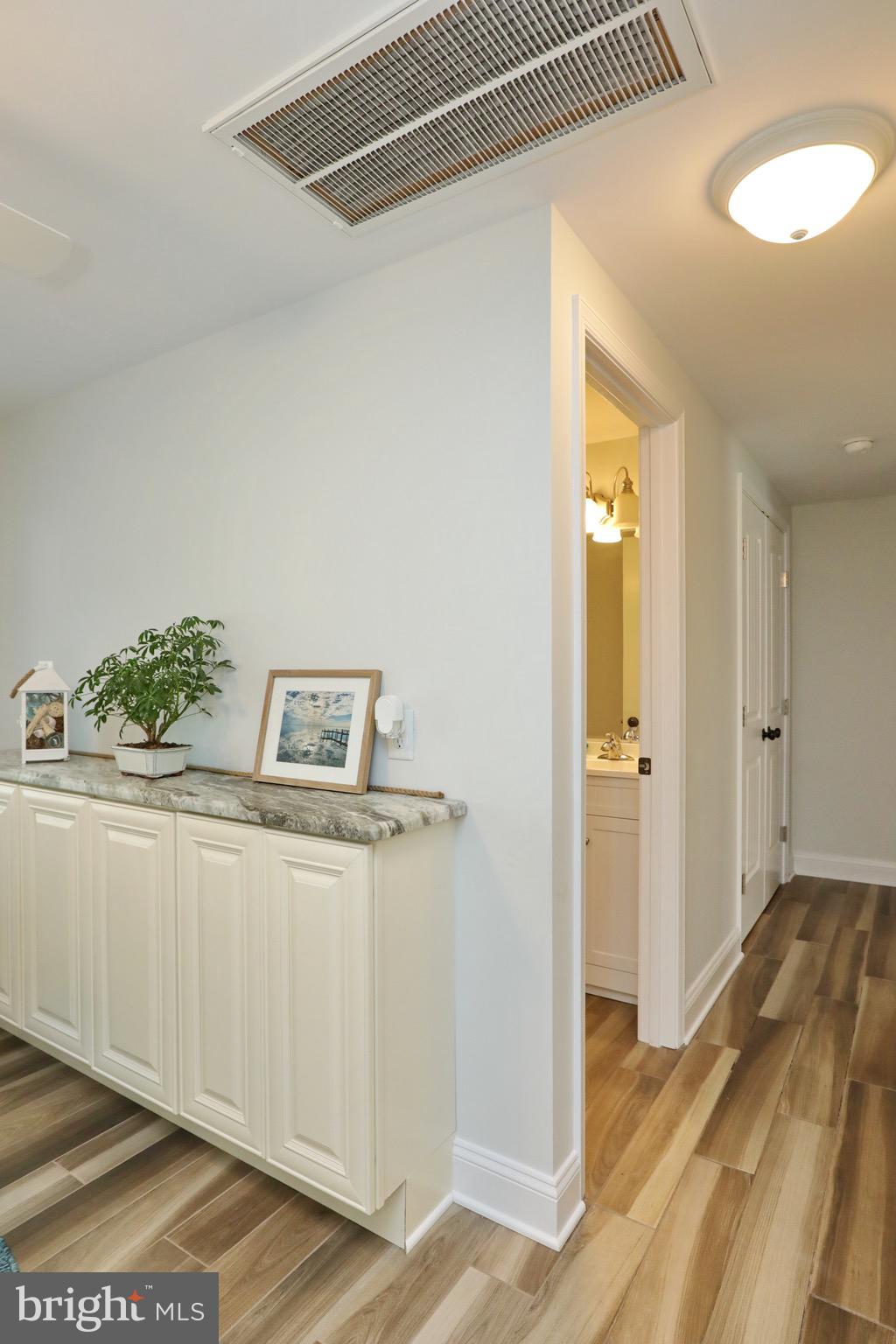 COBB ISLAND - Residential