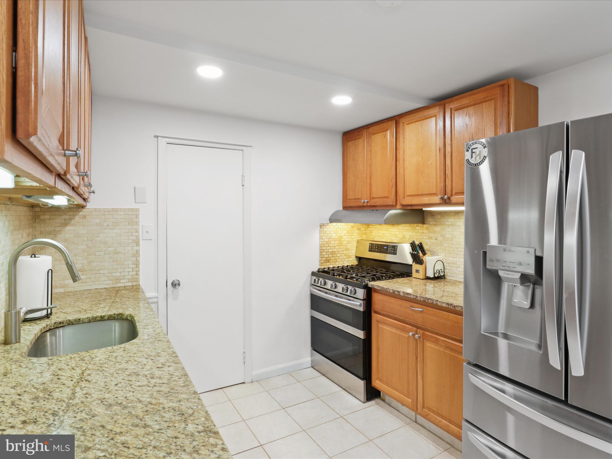 PINEWOOD LAKE - Residential