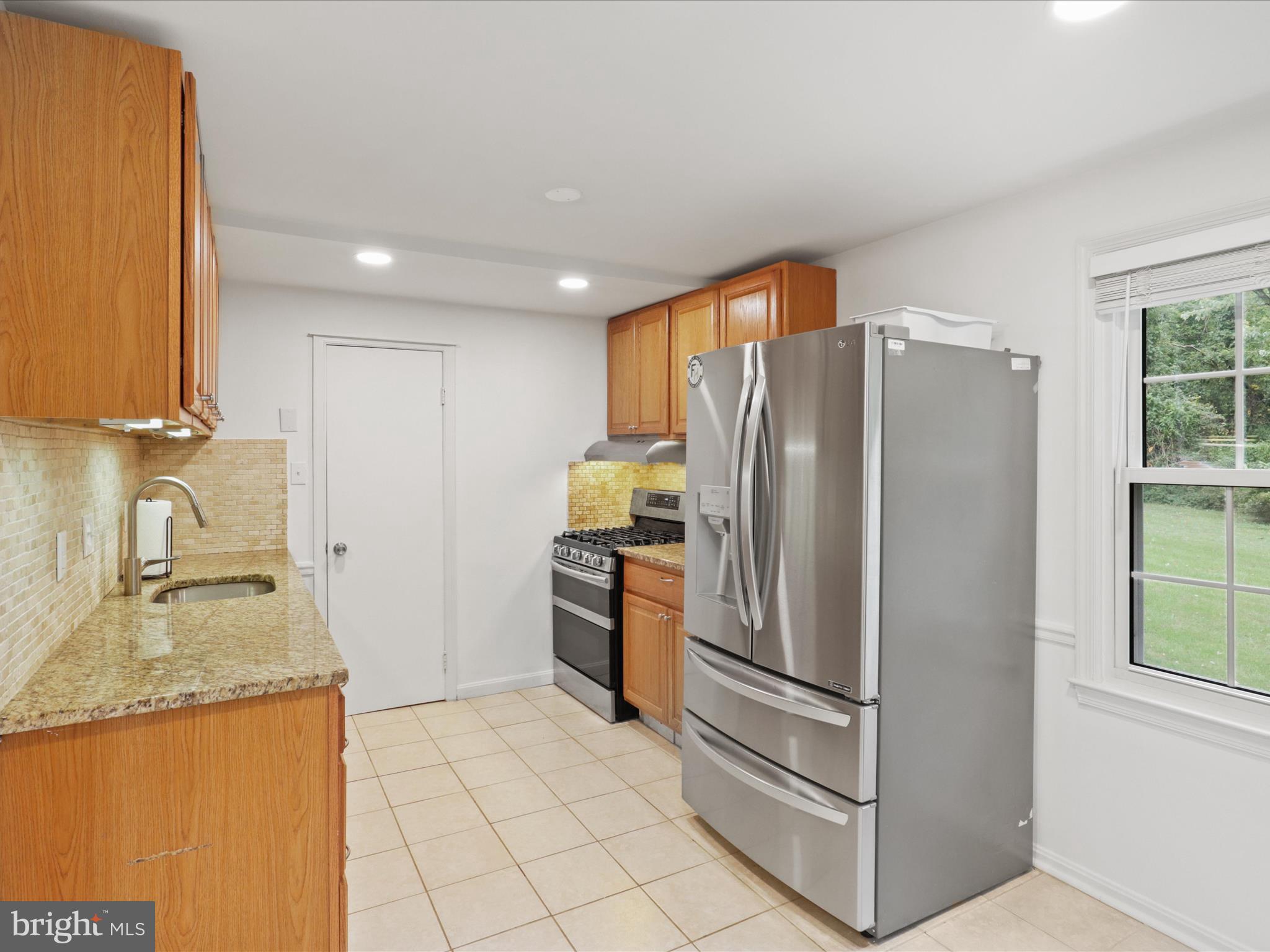 PINEWOOD LAKE - Residential