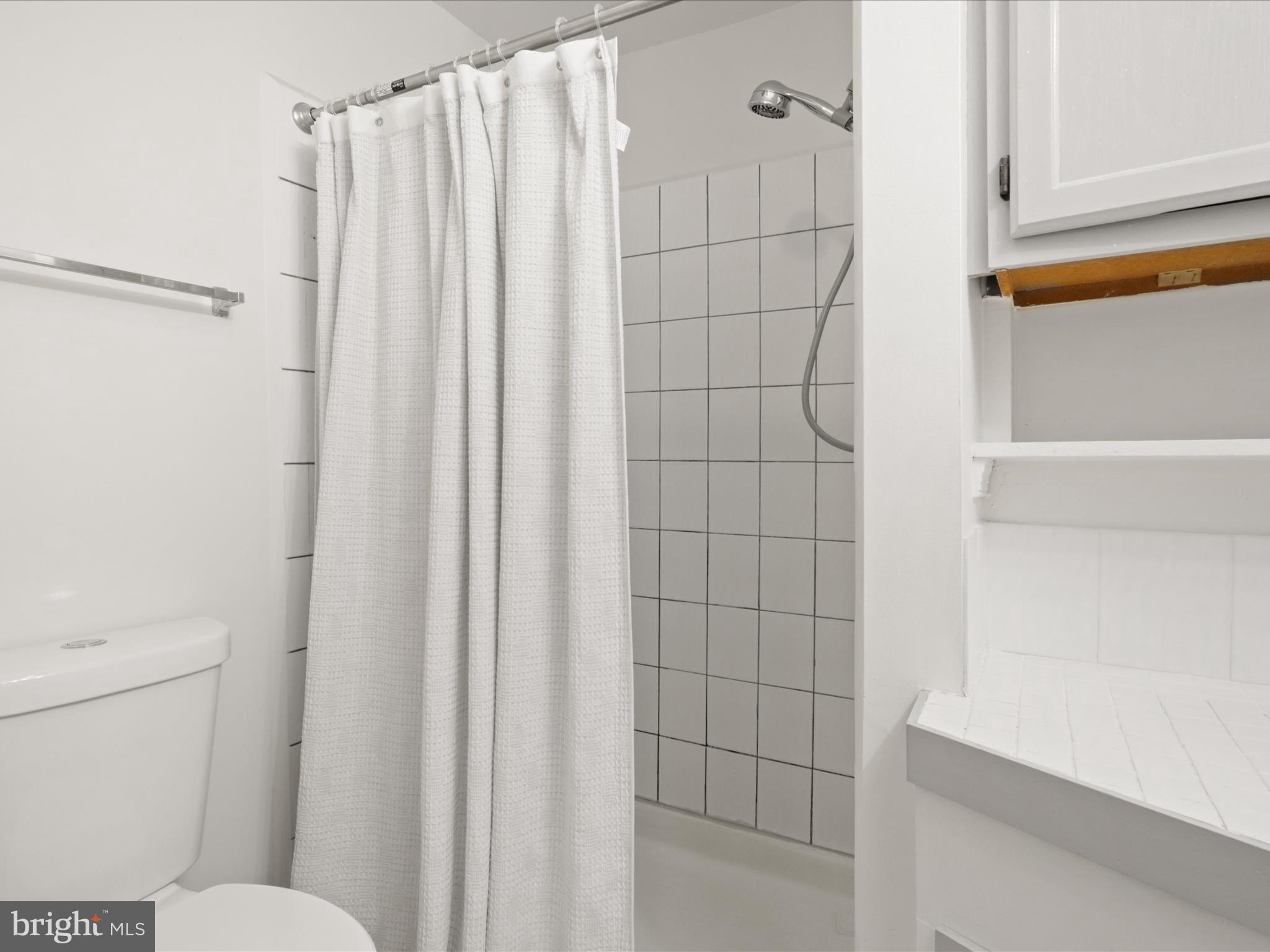 PINEWOOD LAKE - Residential