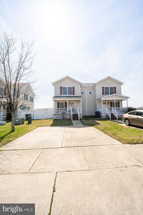 Townhouse For Sale - 20827 Primrose Court Ct<br/> LEXINGTON PARK, MD 20653