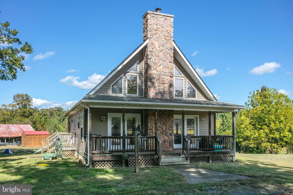 Photo of 580 Melbrook Lane, PALMYRA, VA 22963 (MLS # VAFN2000504)