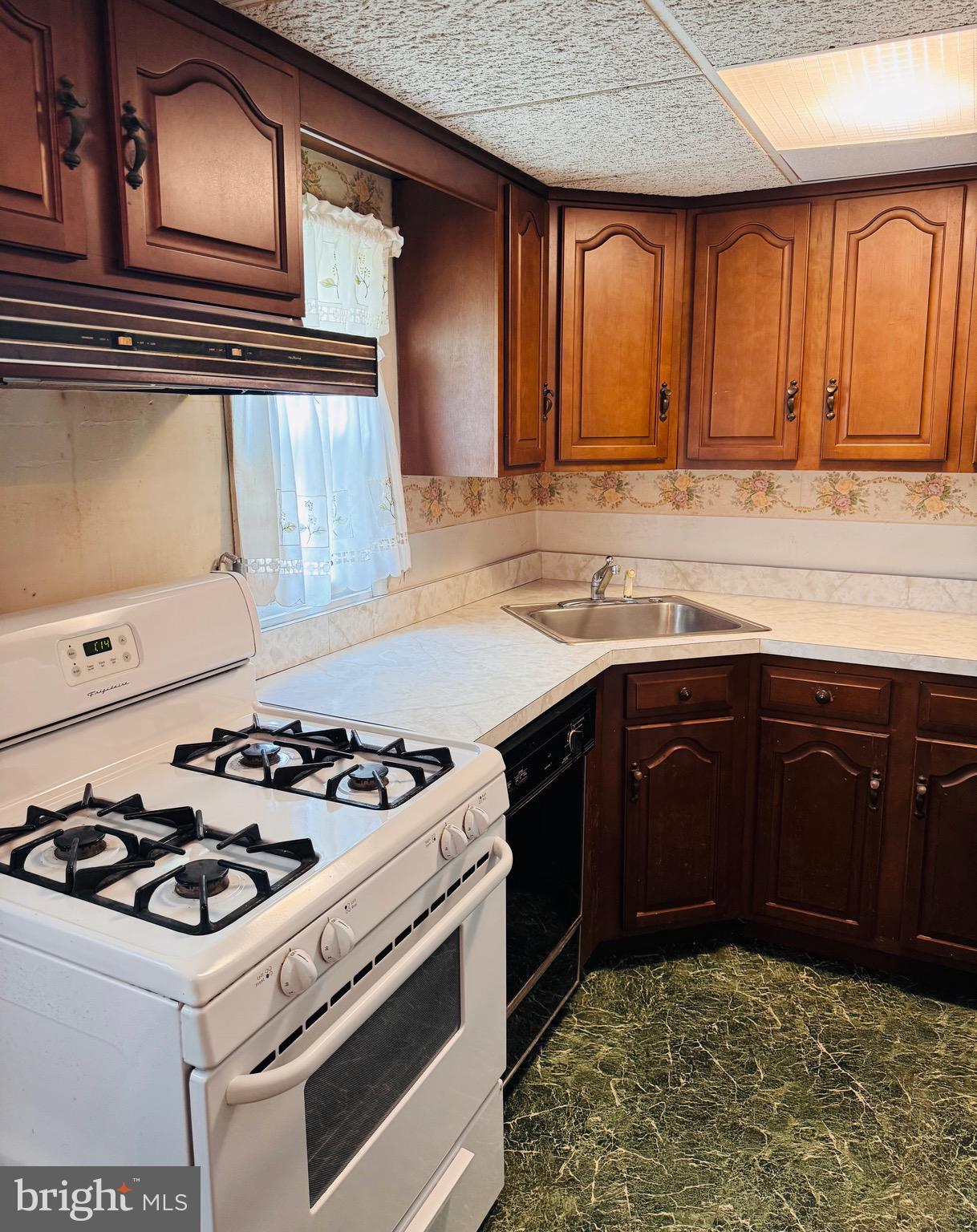 WOODLAWN - Residential