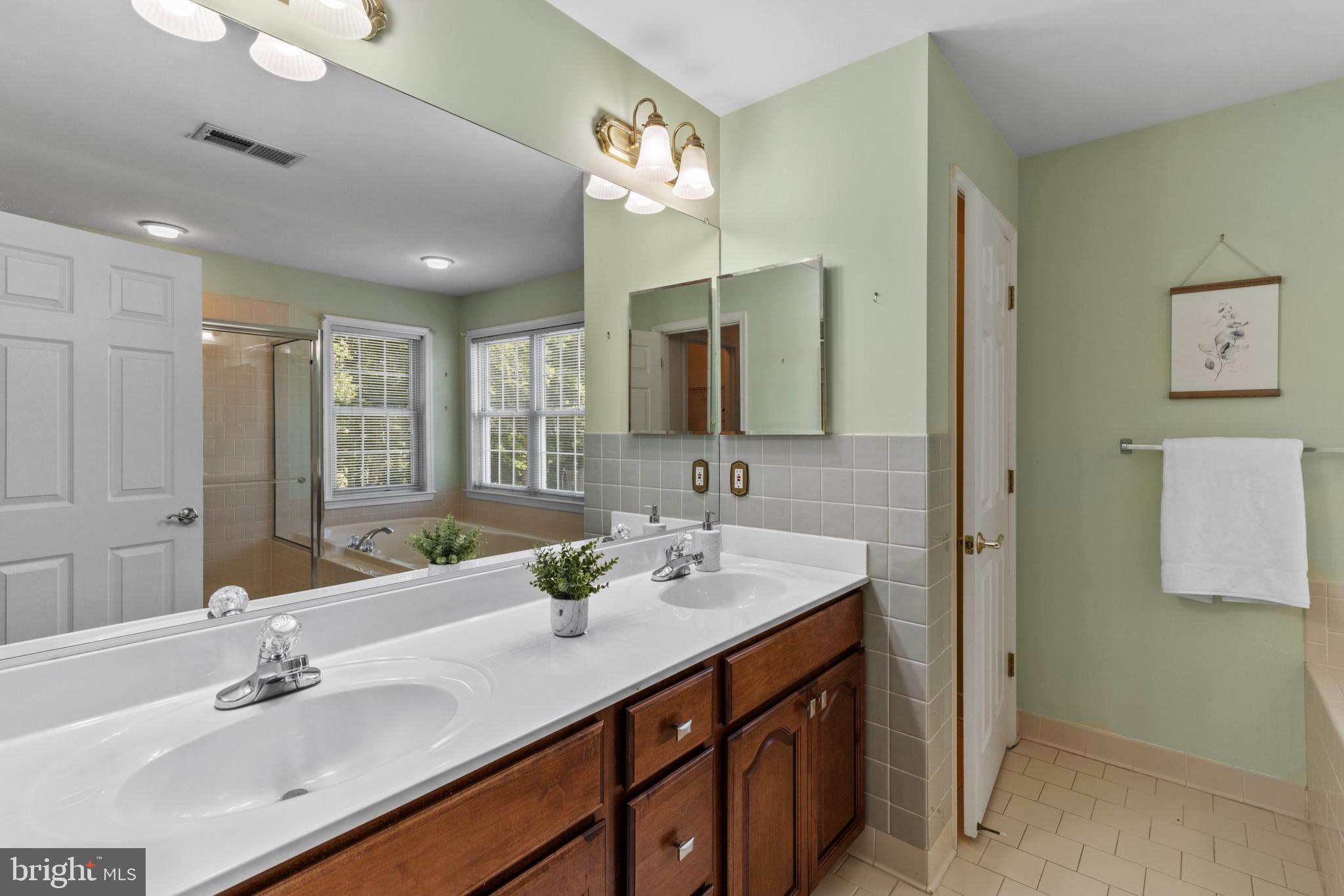 WAVERLY WOODS - Residential