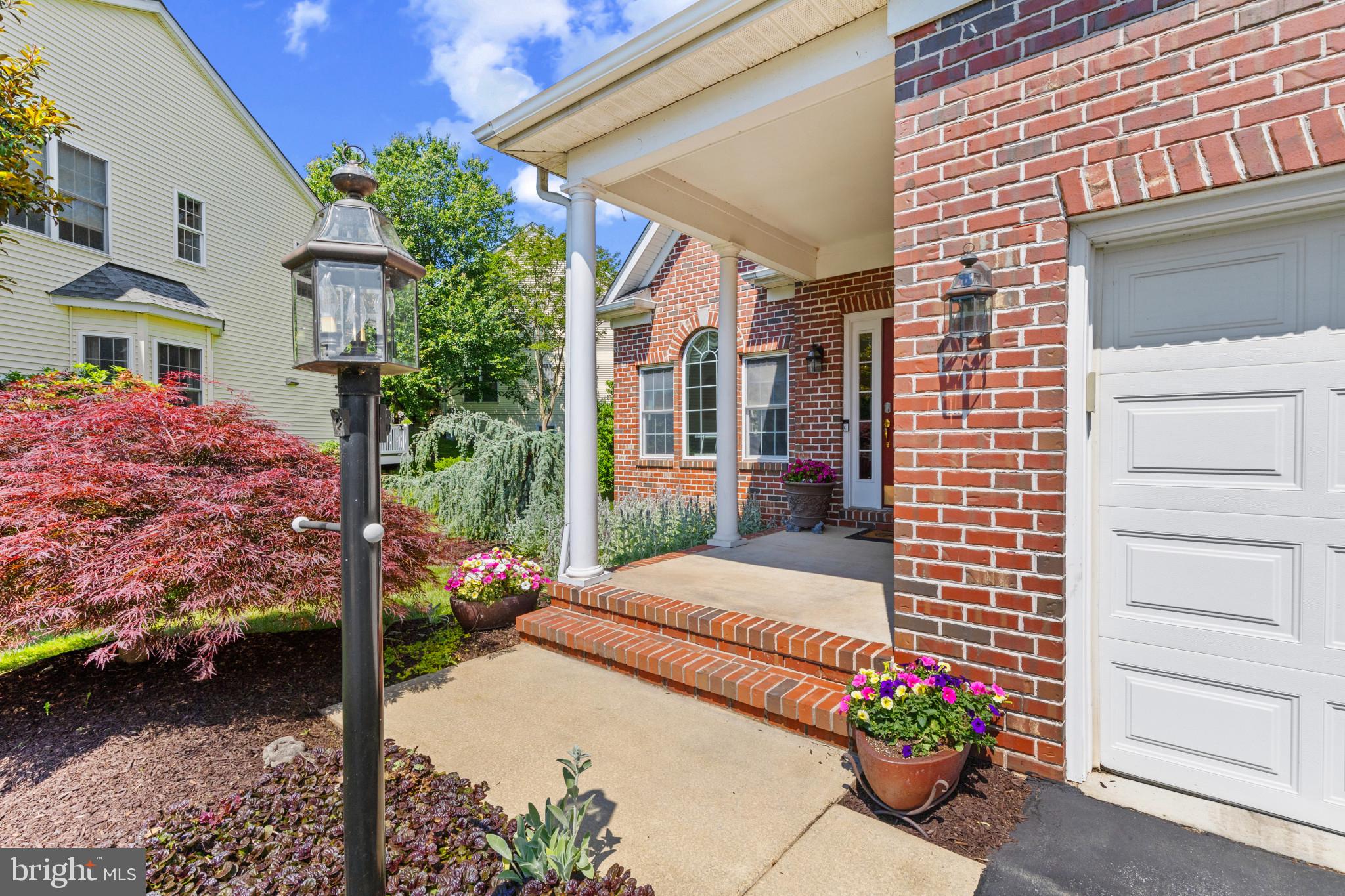 2121 CHAUCER WAY