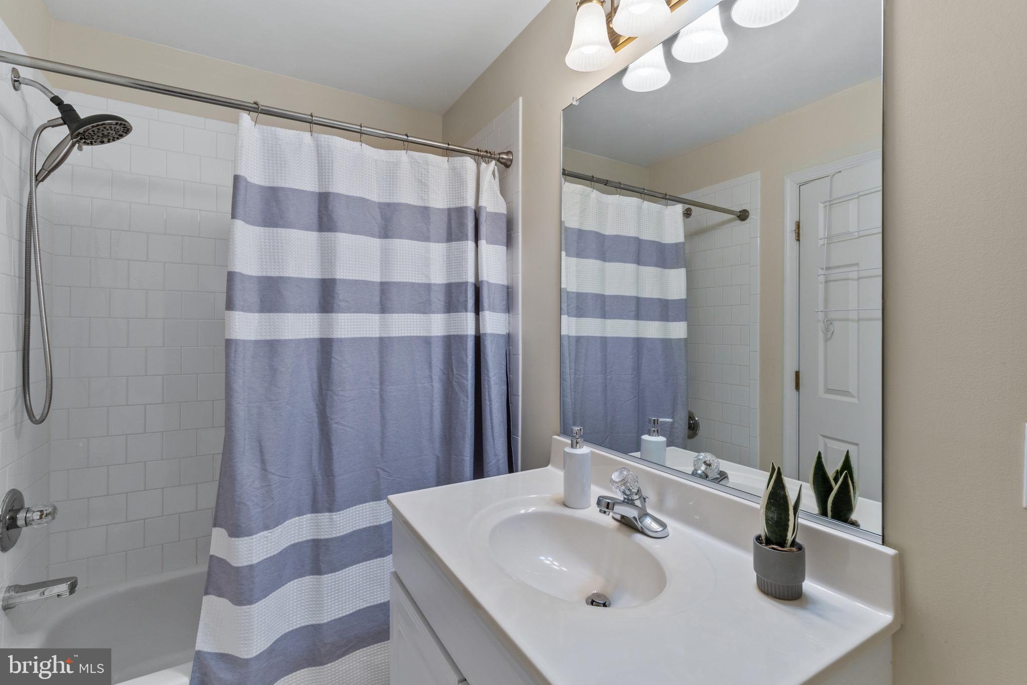 WAVERLY WOODS - Residential