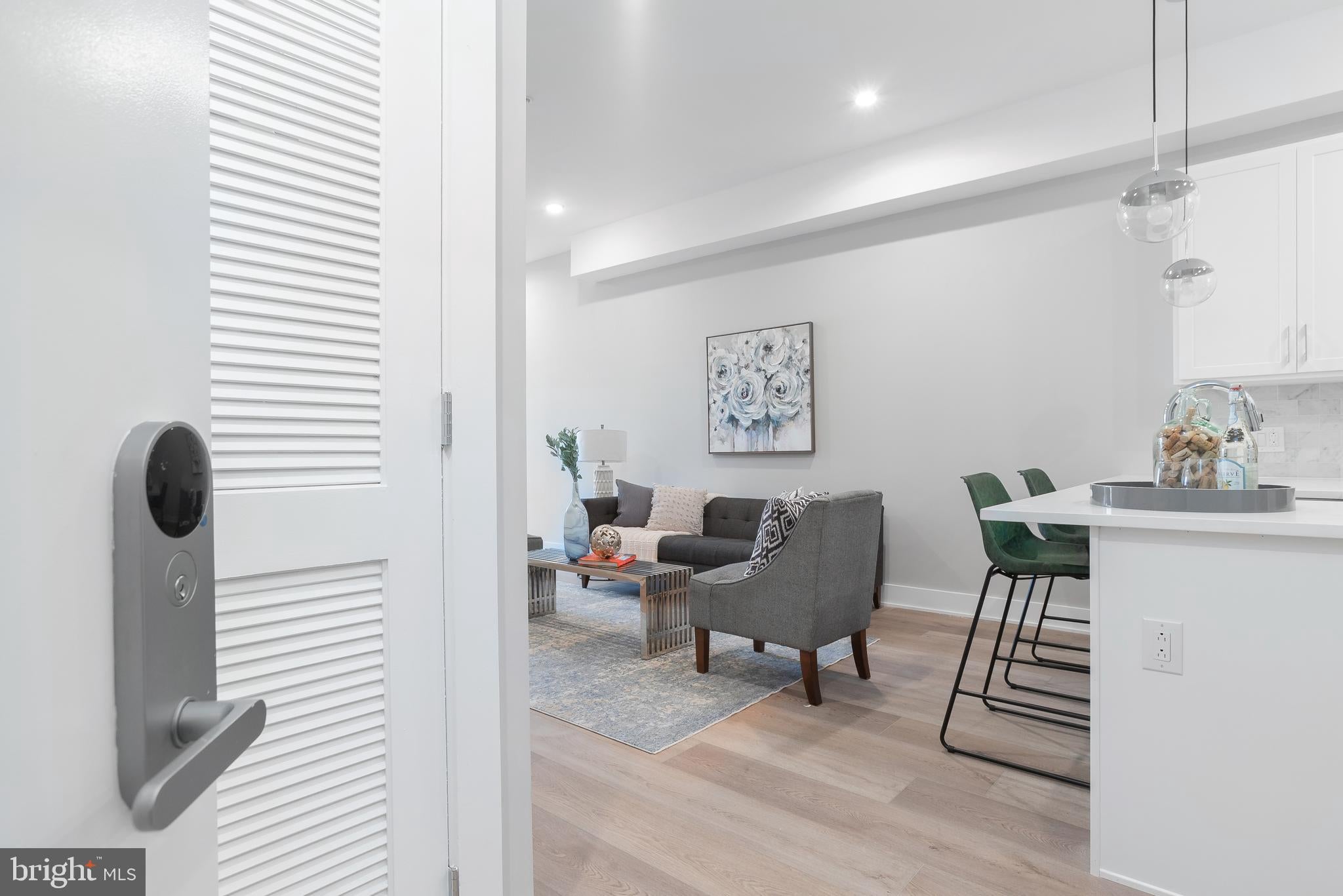 52 W WASHINGTON LANE 202