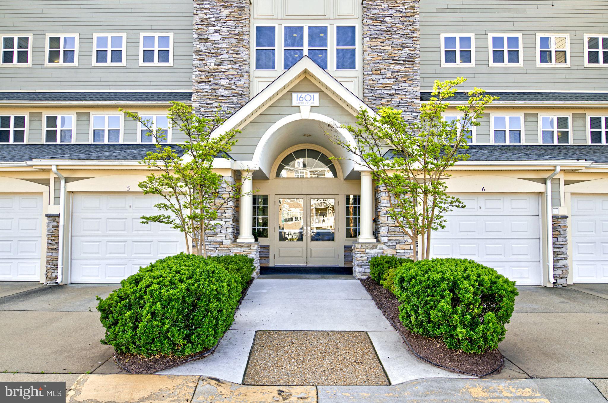 POTOMAC POINTE CONDOMINI - Residential