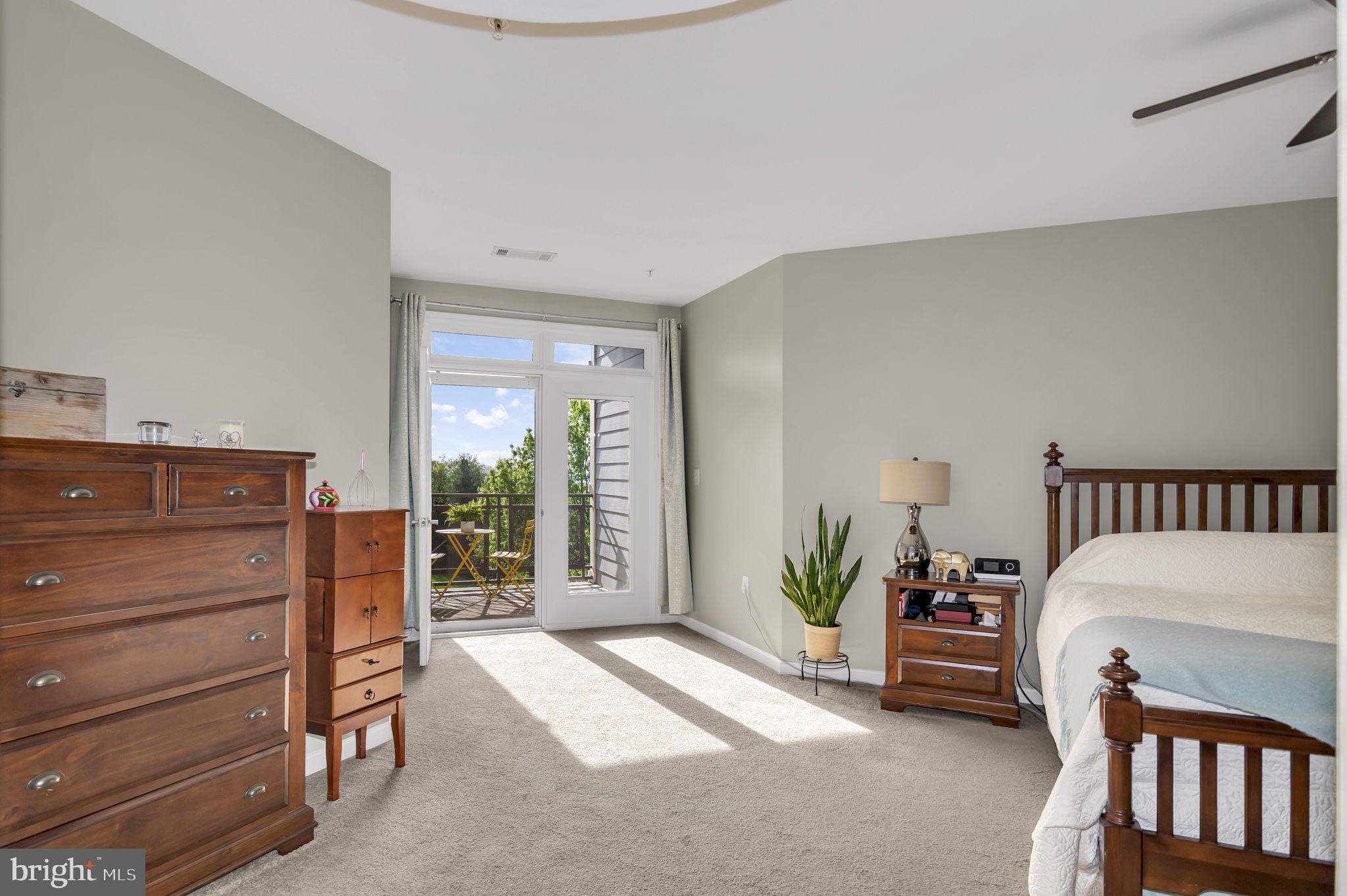 POTOMAC POINTE CONDOMINI - Residential