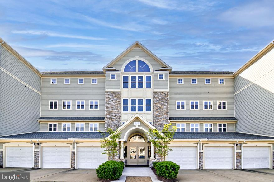 Remodeled in 2022 and ready to move in!  Welcome Home to this Gated Community, make your way inside and enjoy the amazing River views. This two bedroom, two bathroom home with an additional den/office/flex space will impress. The Front door opens to the hallway with a convenient coat closet into spacious living, dining and kitchen areas. Head onto the balcony and take in the view! If you can move away, the kitchen is ready for the chef, with quartz countertops, natural stone backsplash, gas stove and stainless steel appliances. Primary bedroom suite is very spacious with a large walk-in closet and ensuite bathroom, including updated lighting, quartz countertops, double vanities and an enormous glass framed shower with double shower heads for a luxurious feel. The large primary suite with a sitting area is on one the side of the main living area and has private balcony access.  The den space could be a home office/den or flex space. Across the main living areas are a guest bedroom, bathroom and laundry room.  Guest bathroom offers quartz countertops, updated lighting, white vanity and upgraded floor tiles.  The second bedroom with large windows frames the amazing River view.  

Nearby Stonebridge has plenty of shopping and multiple restaurants, including Wegmans. There is easy access to Quantico, Fort Belvoir and major highways. VRE is only feet away. The amenity-loaded neighborhood offers a gated community, clubhouse, outdoor pool and fitness center.