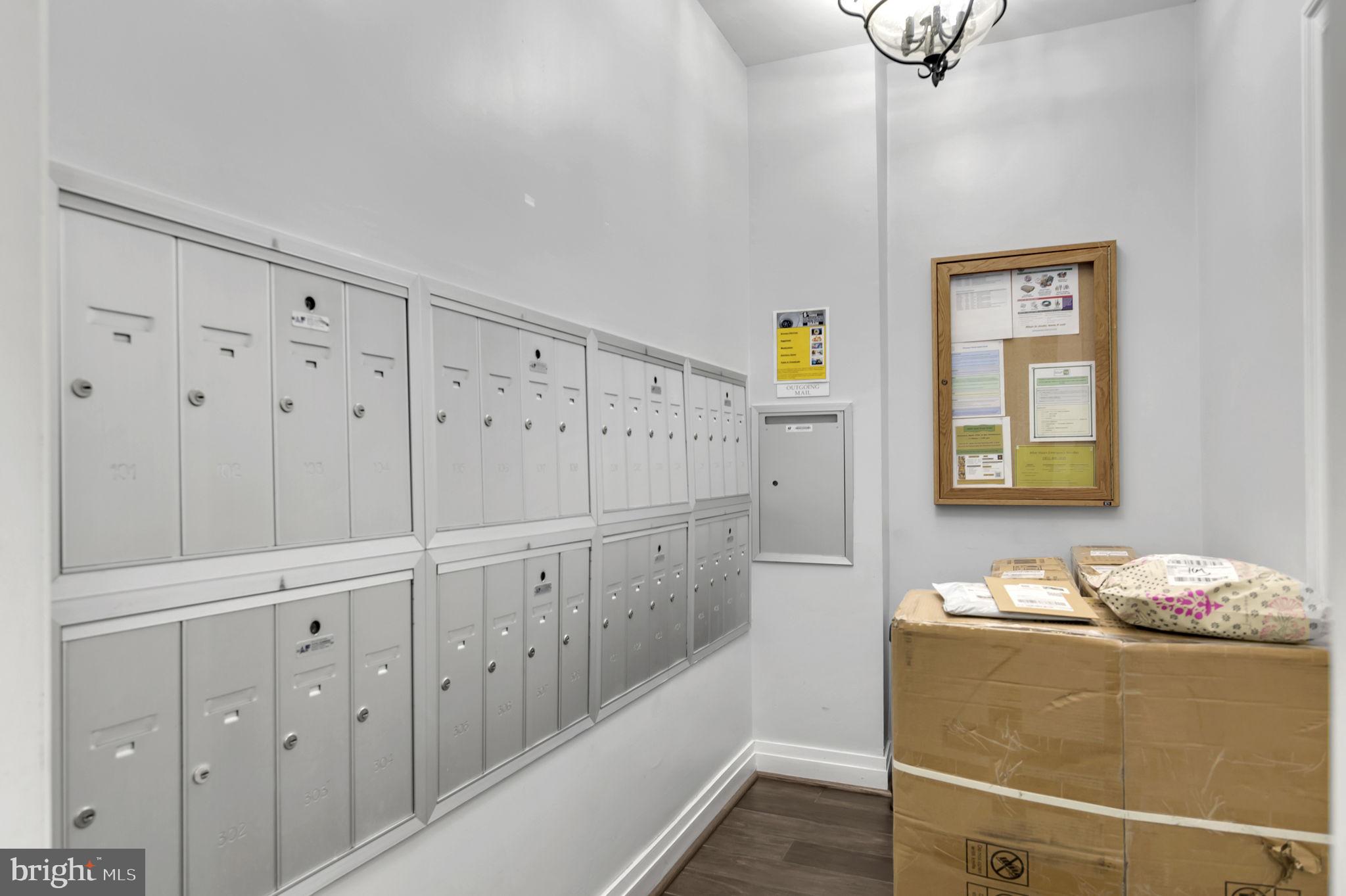 POTOMAC POINTE CONDOMINI - Residential