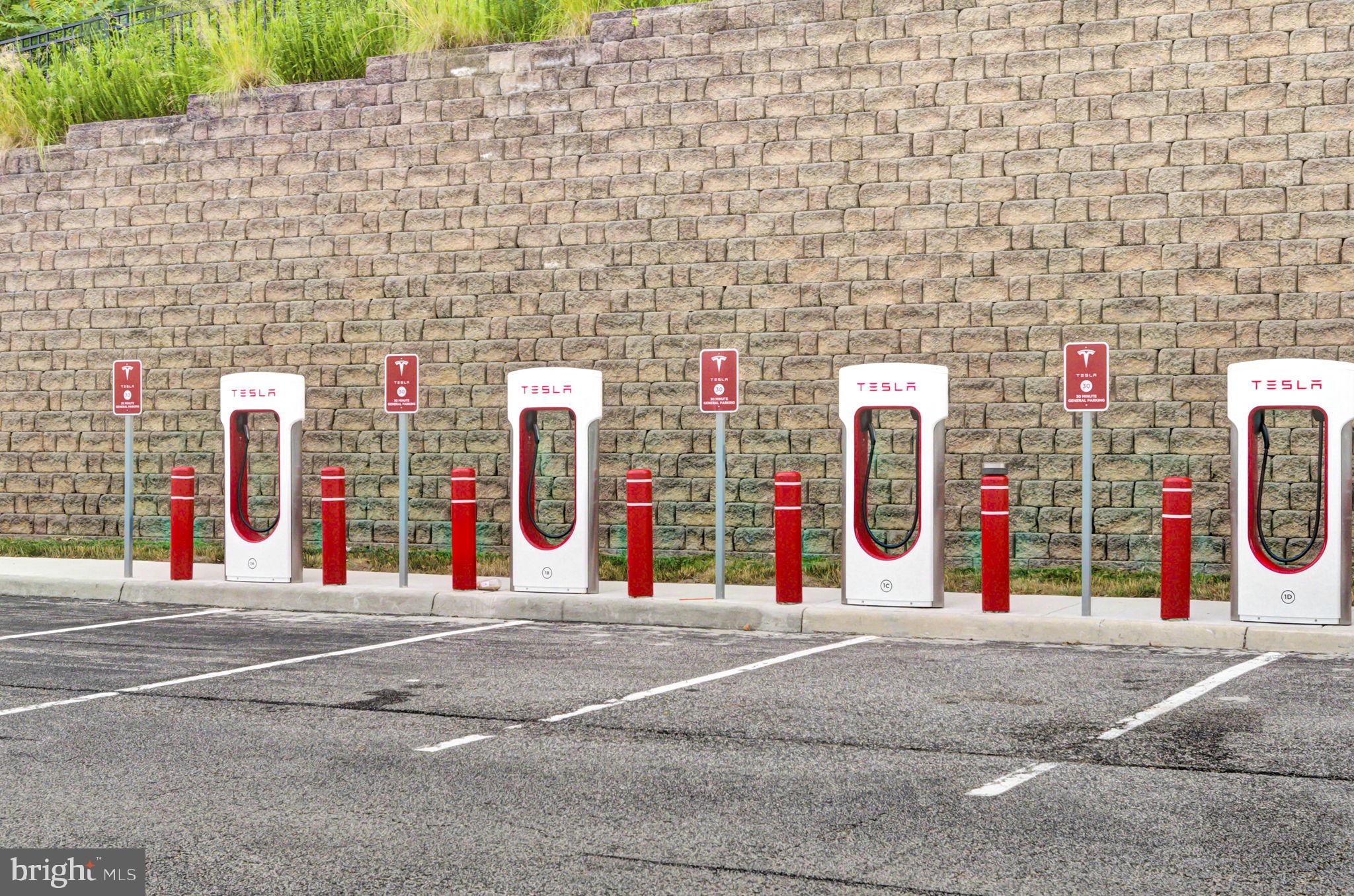 POTOMAC POINTE CONDOMINI - Residential