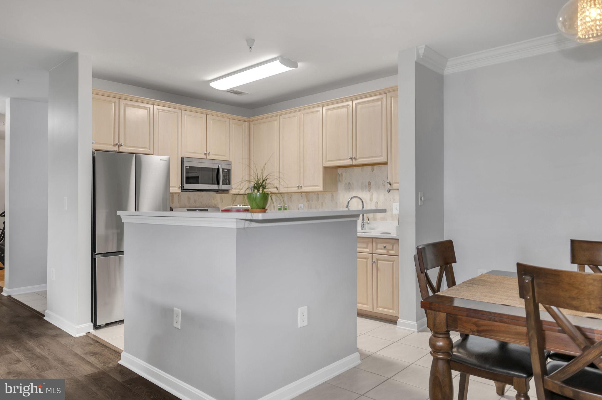 POTOMAC POINTE CONDOMINI - Residential