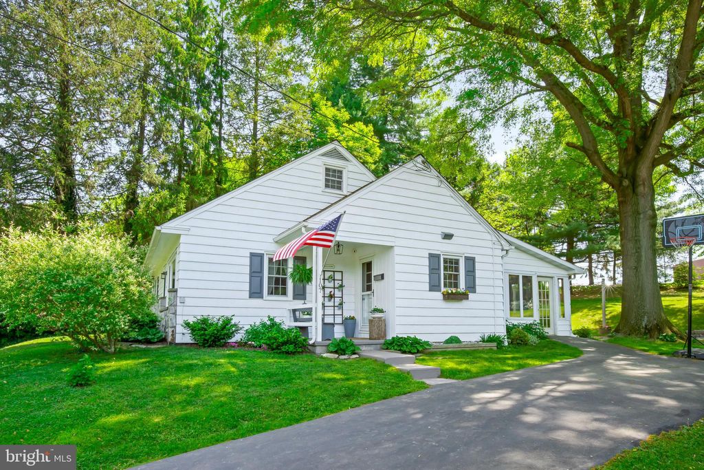 Photo of 107 Circle Road, Millersville, PA 17551 (MLS # PALA2050450)