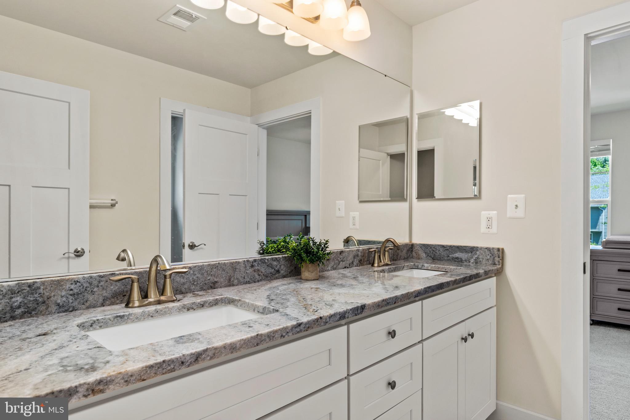 NEW DEALE BEACH - Residential