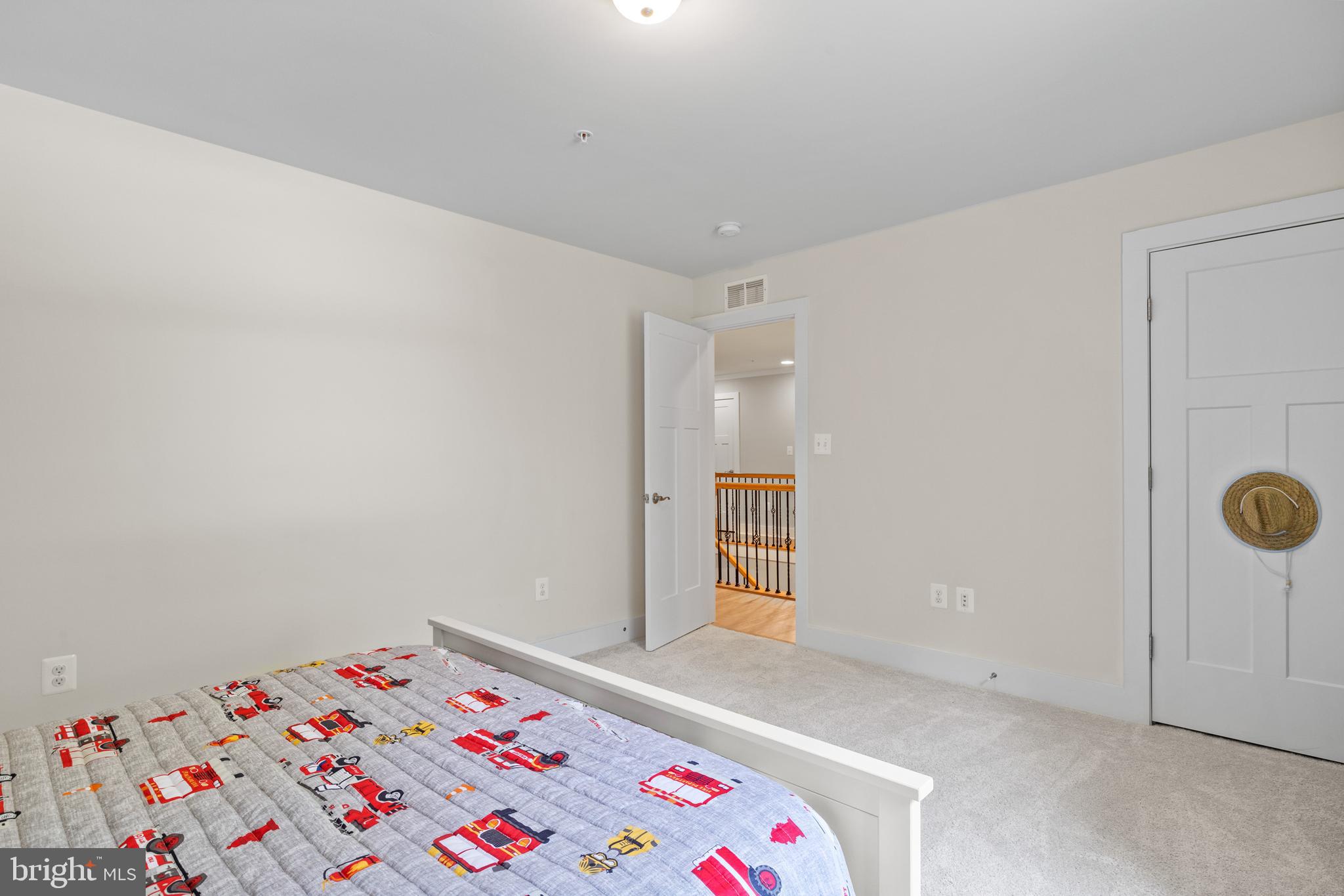 NEW DEALE BEACH - Residential