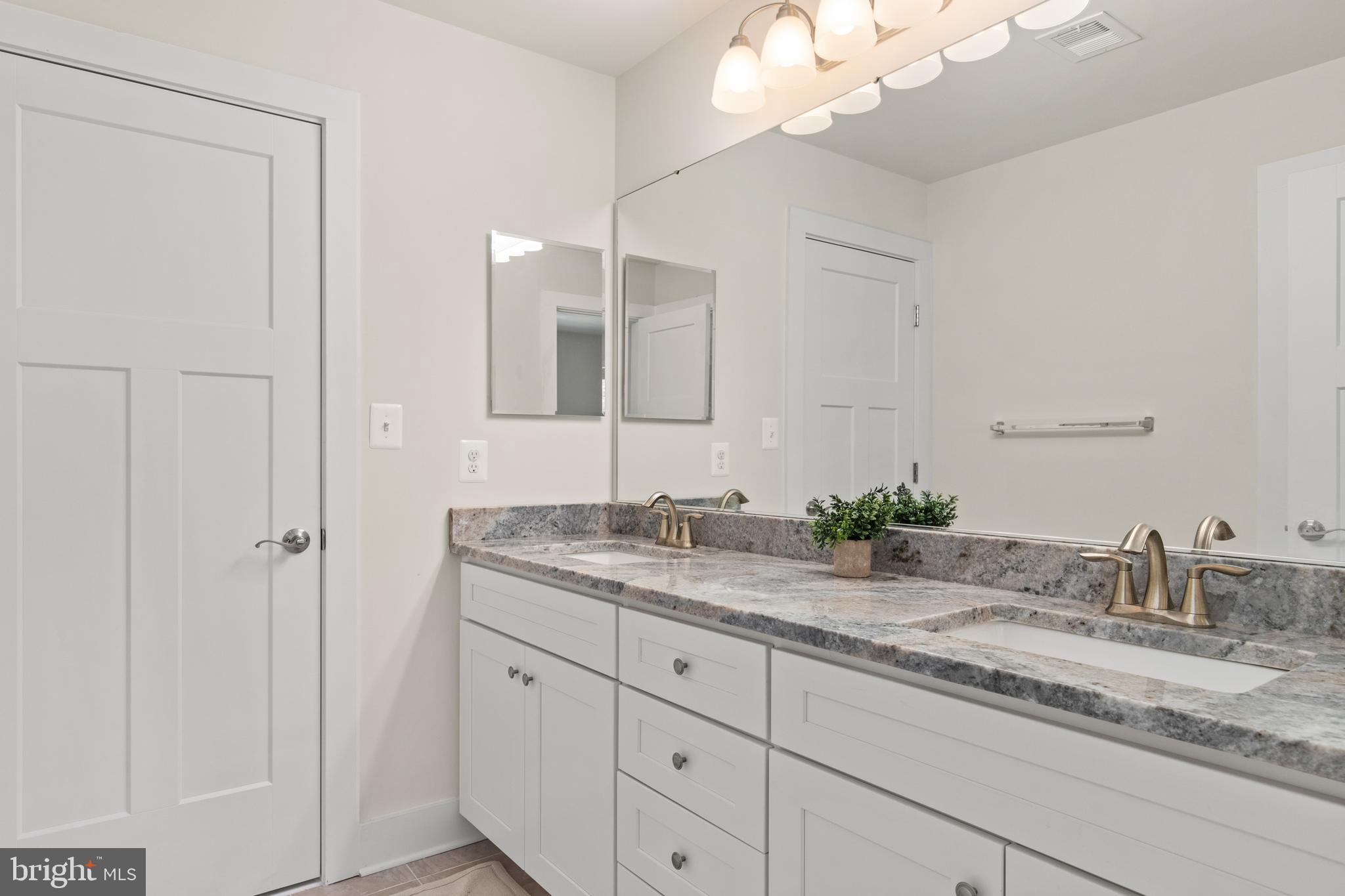 NEW DEALE BEACH - Residential