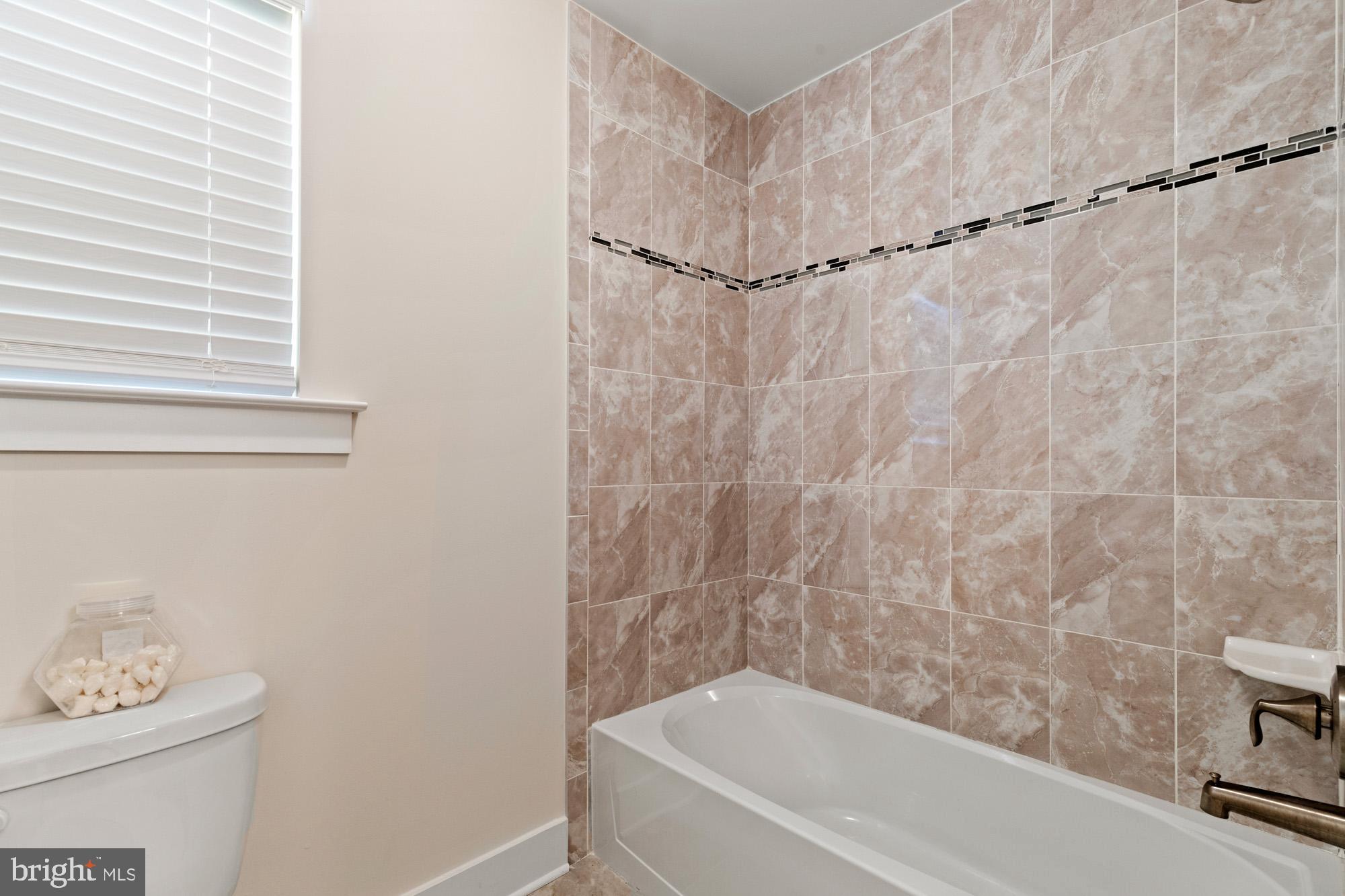 NEW DEALE BEACH - Residential