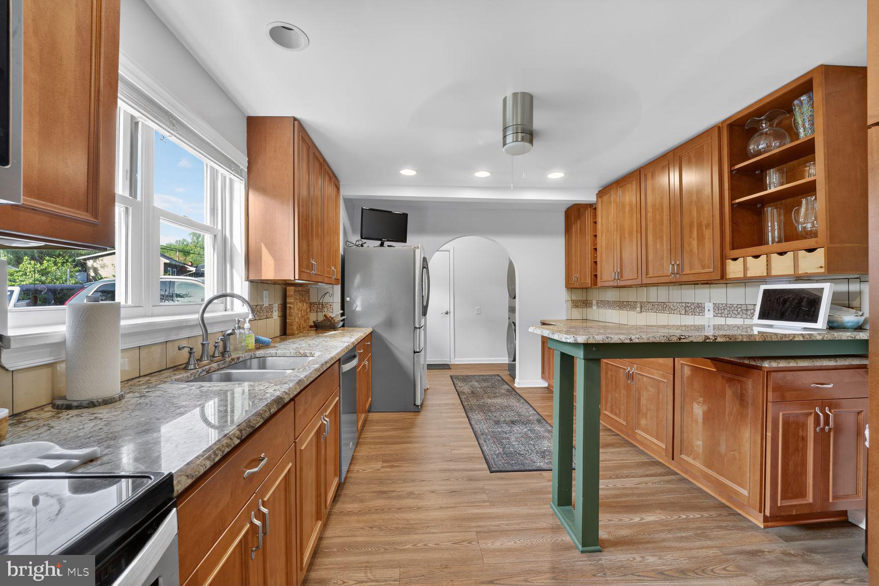 10123 CAPITOL VIEW AVENUE