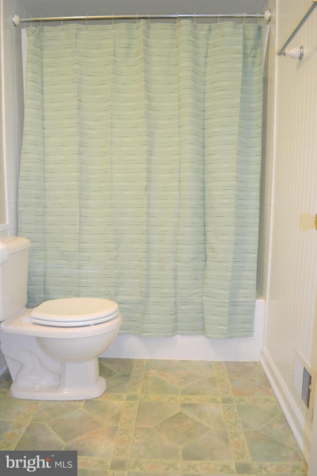 CARDINAL FOREST - Residential Lease