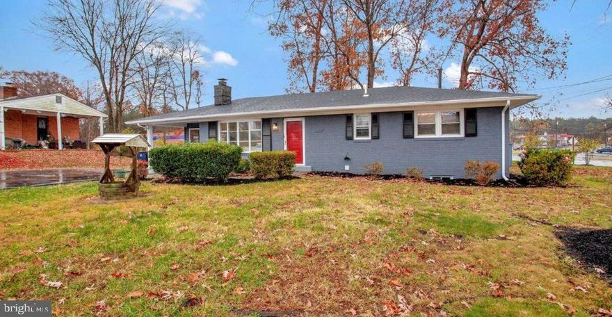 Freshly upgraded, painted Basement with brand-new appliances and wooden floors. Easy walking distance to public transit and a very nice neighborhood. You have everything just to yourself- the laundry, kitchen, private entrance, and free parking. You are requested to pay just the rent; the owner pays for all utilities.