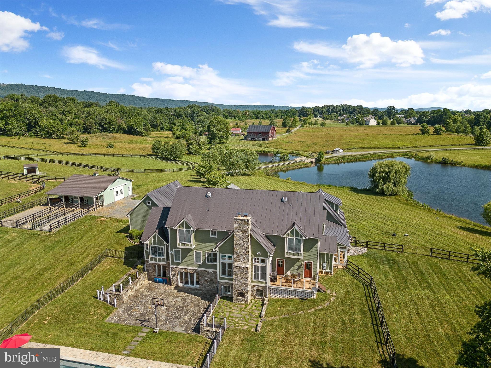 WATERFIELD HAMLET - Residential