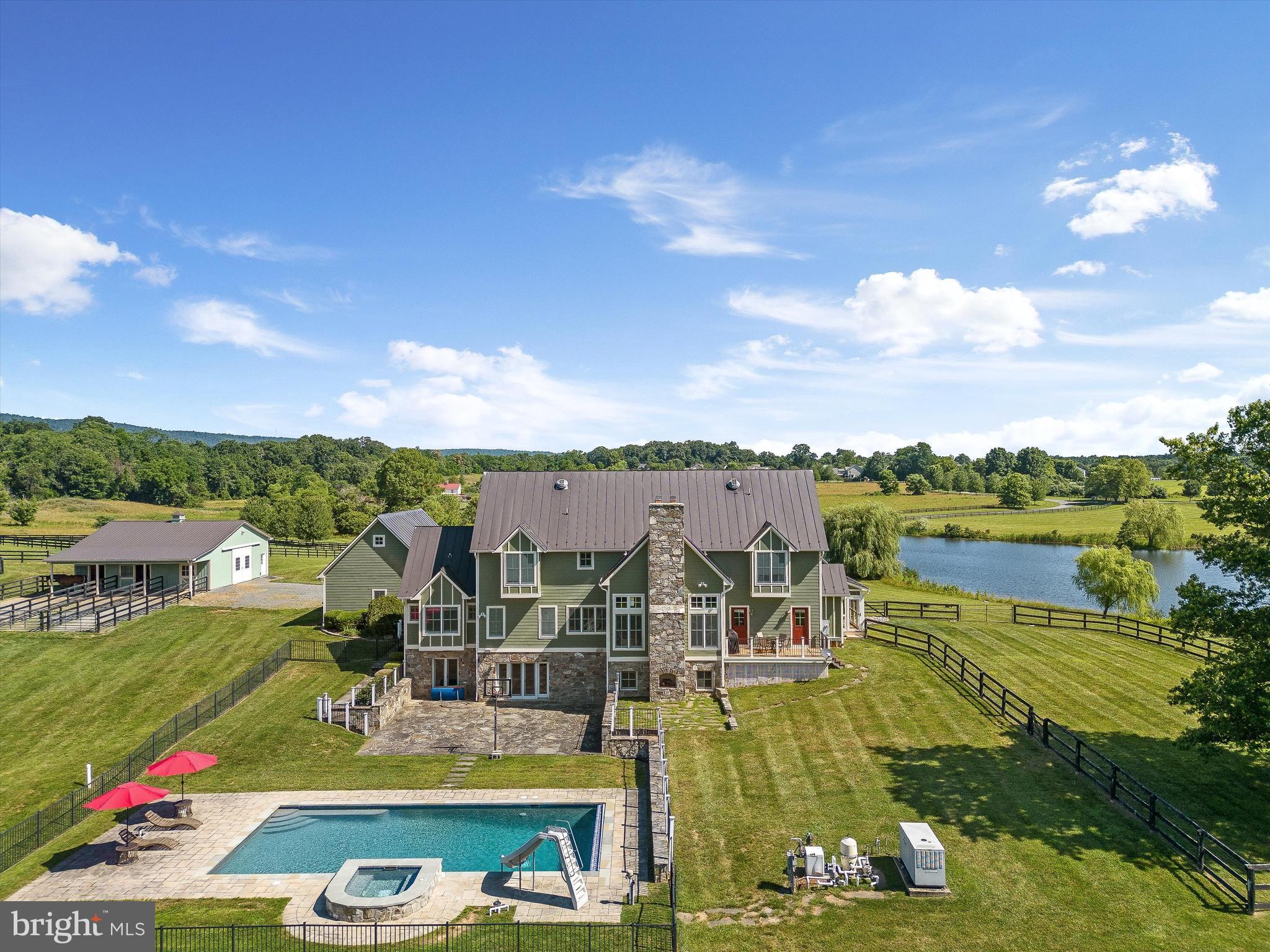 WATERFIELD HAMLET - Residential