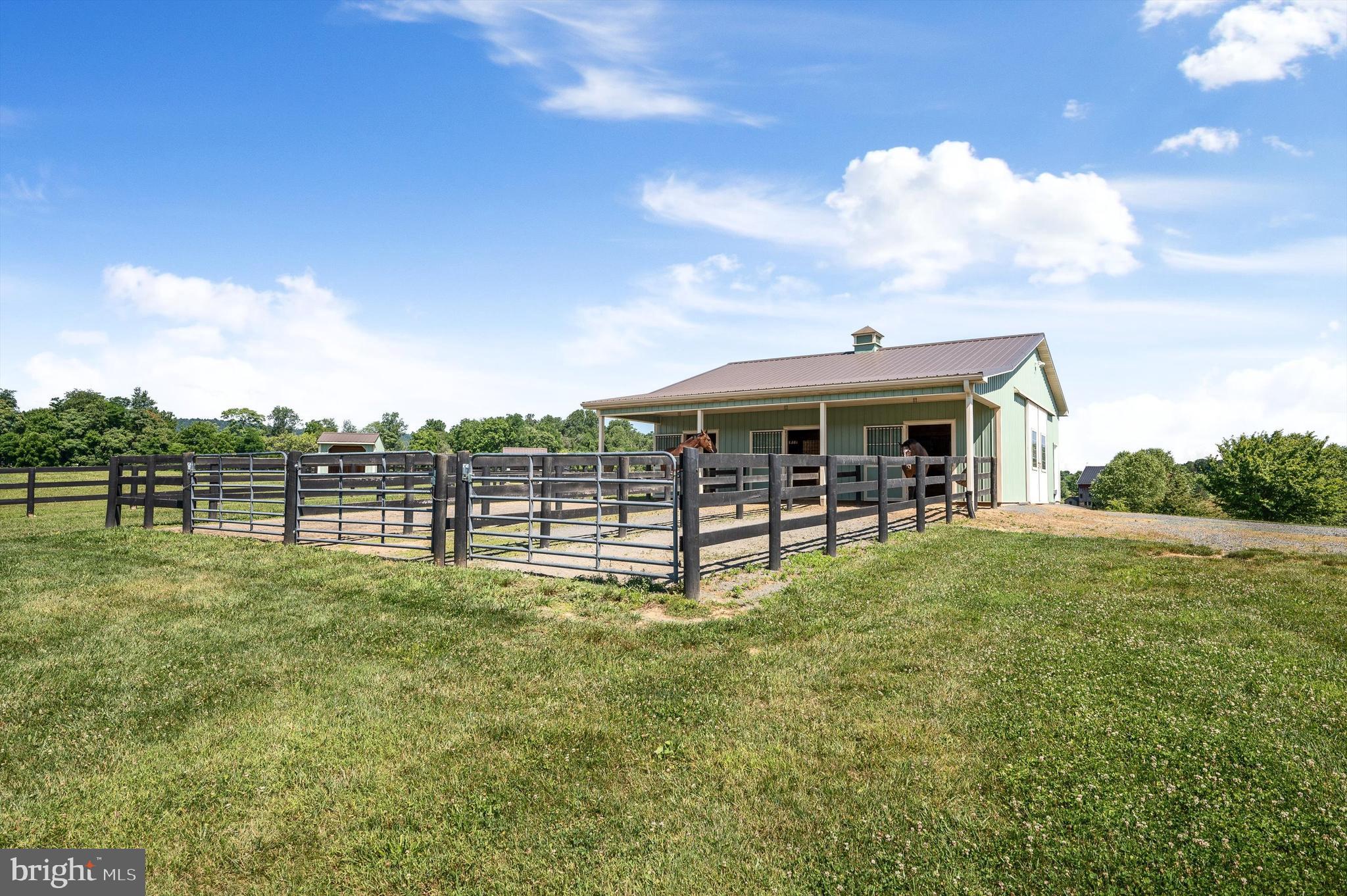 WATERFIELD HAMLET - Residential