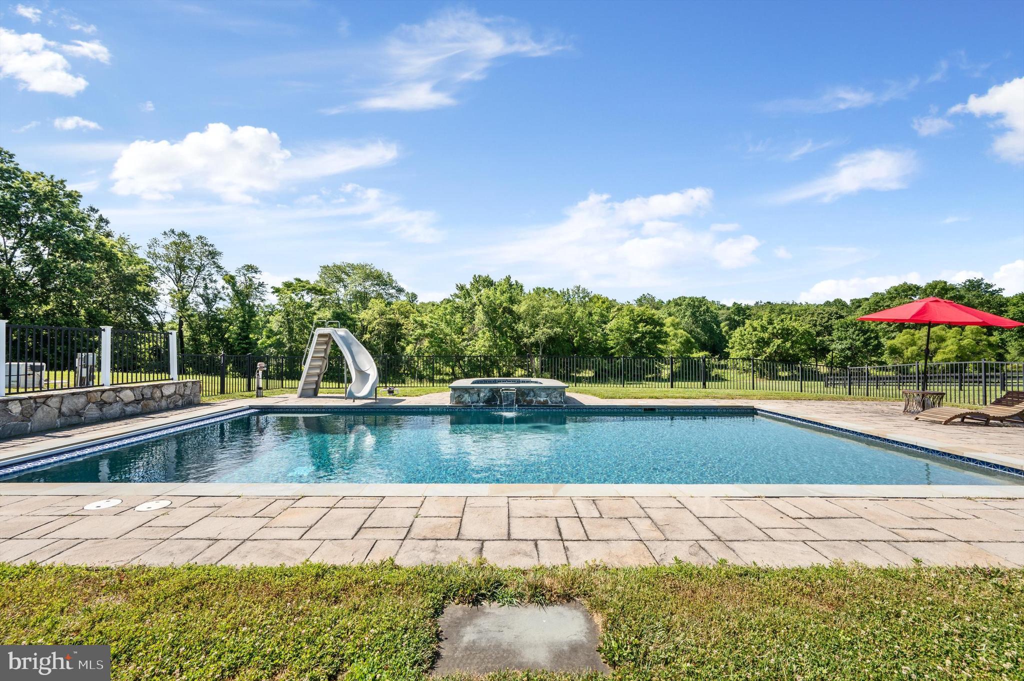 WATERFIELD HAMLET - Residential