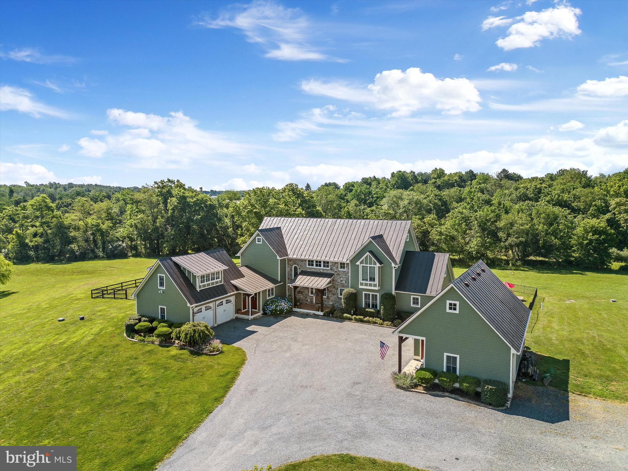 WATERFIELD HAMLET - Residential