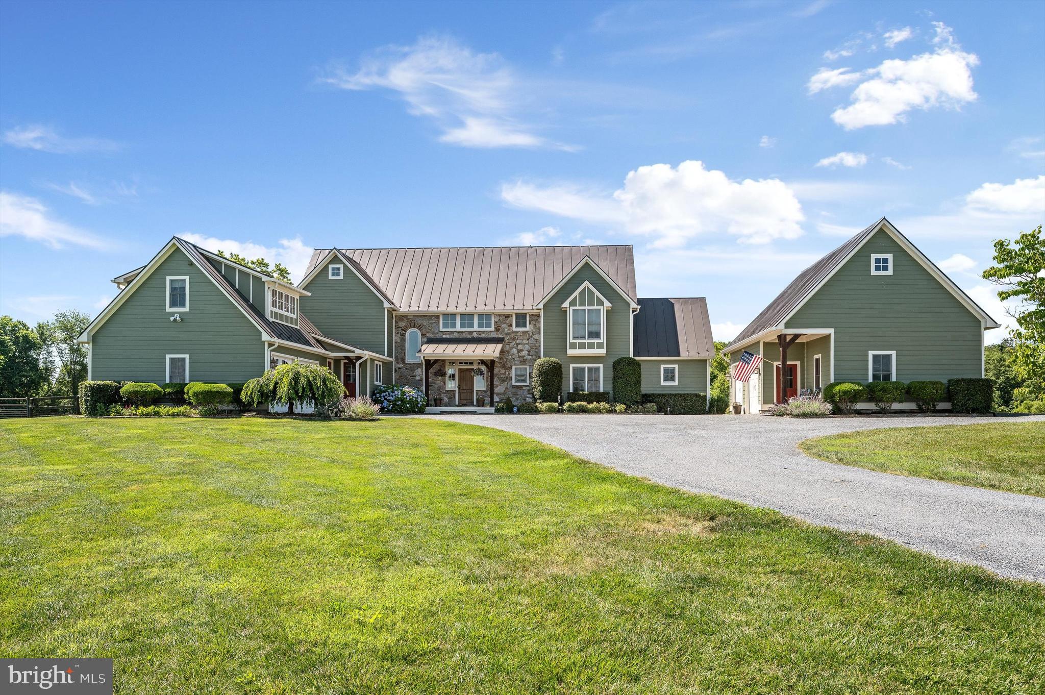 WATERFIELD HAMLET - Residential