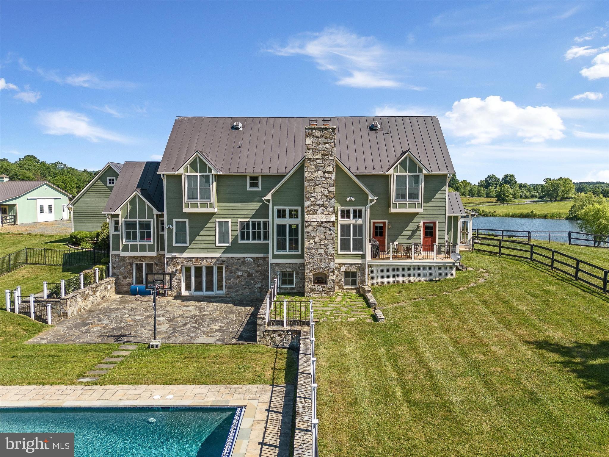 WATERFIELD HAMLET - Residential