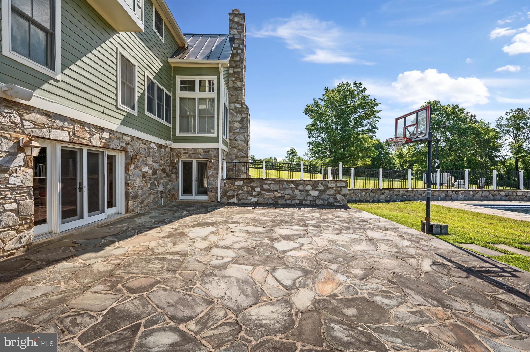 WATERFIELD HAMLET - Residential