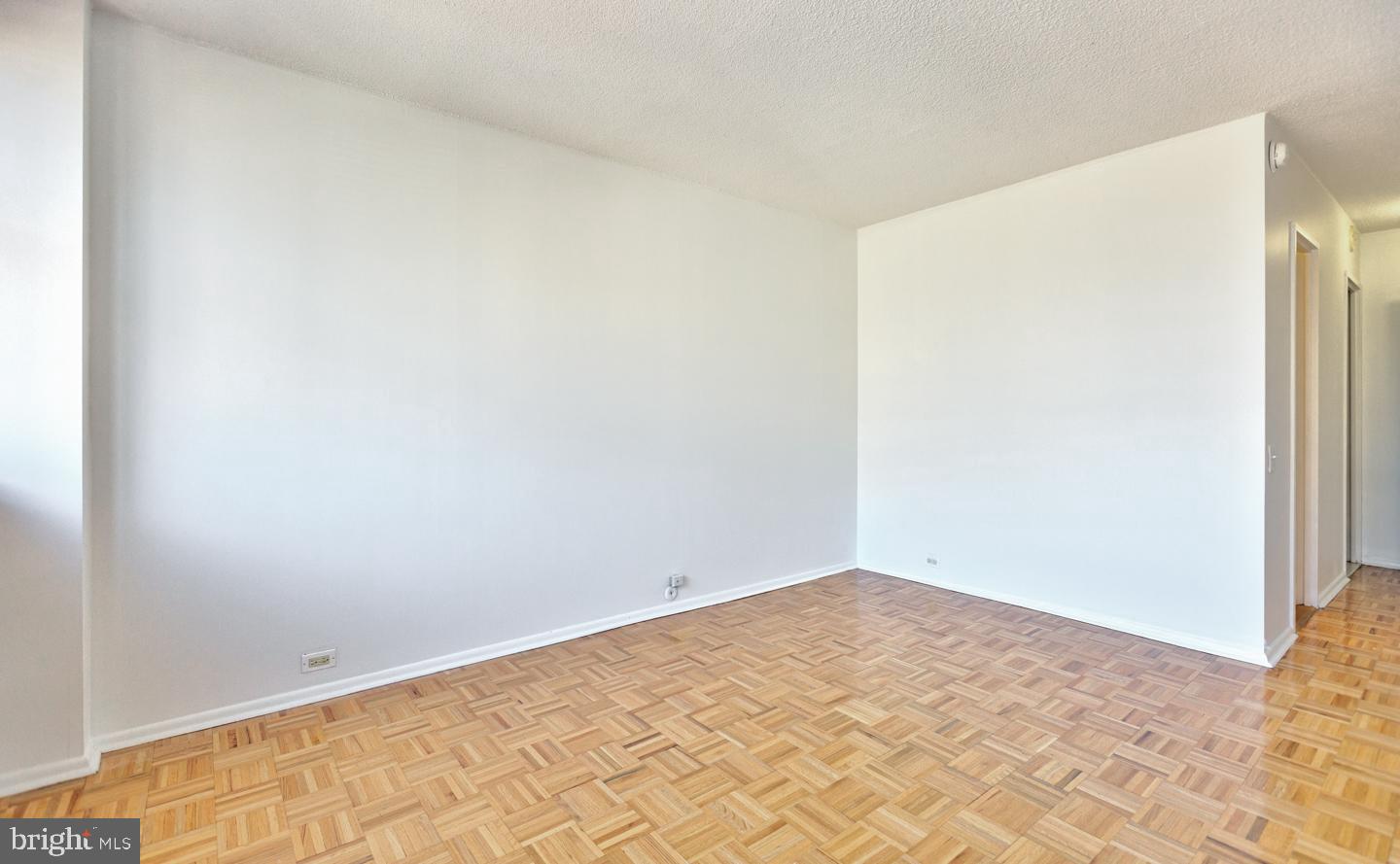 AVENUE OF THE ARTS - Residential Lease