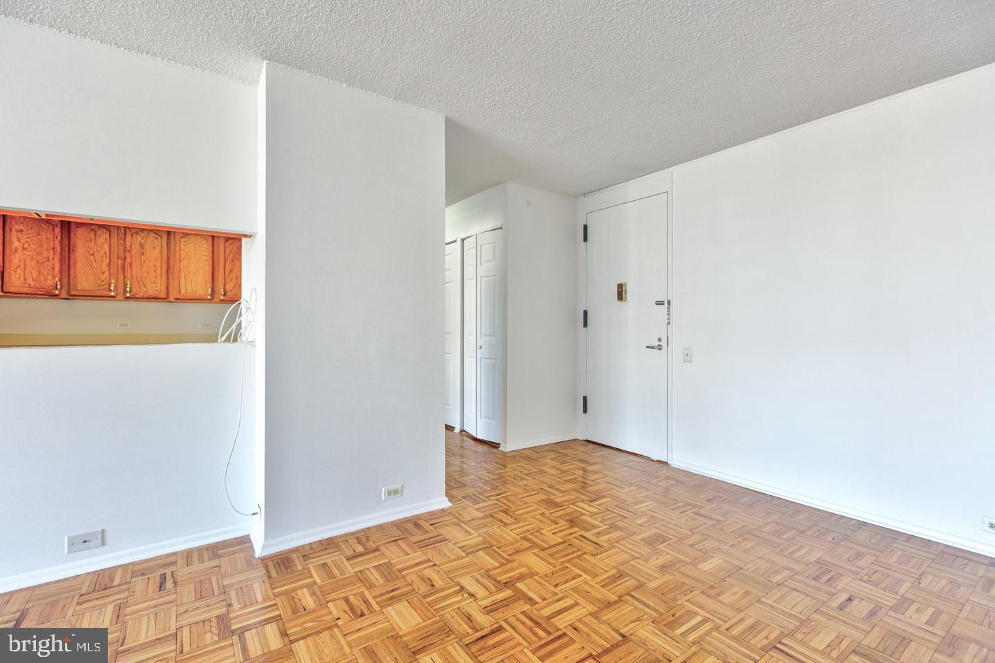 AVENUE OF THE ARTS - Residential Lease