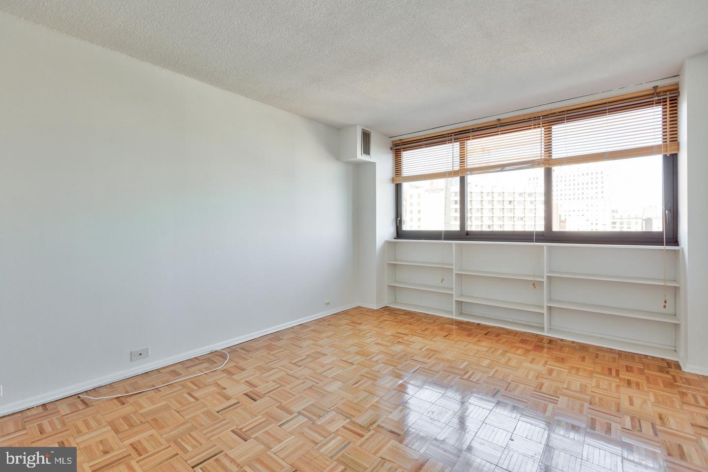 AVENUE OF THE ARTS - Residential Lease