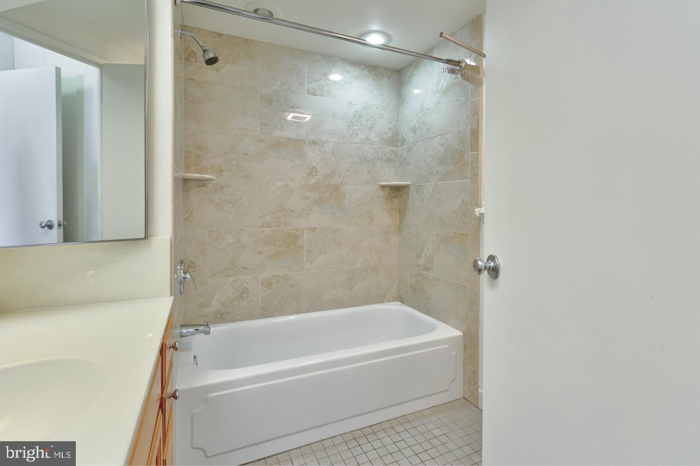 AVENUE OF THE ARTS - Residential Lease