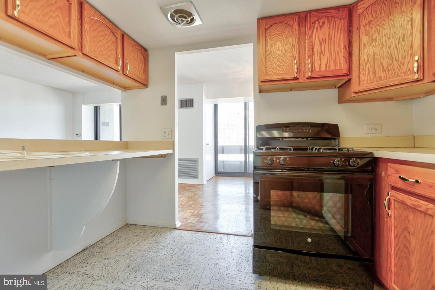 AVENUE OF THE ARTS - Residential Lease