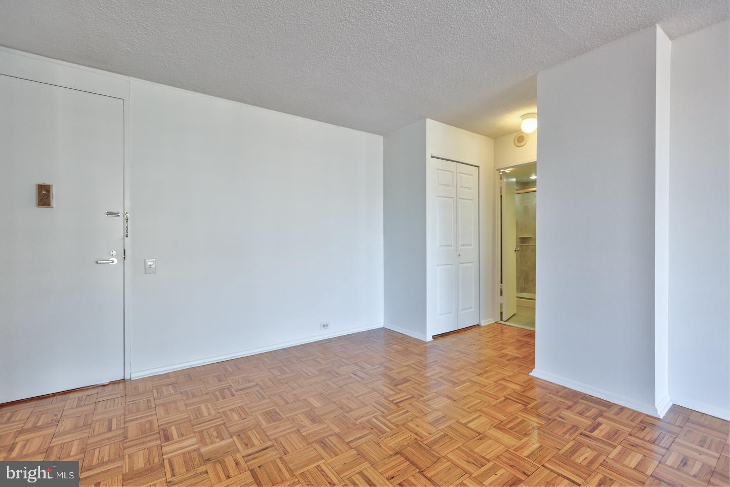 AVENUE OF THE ARTS - Residential Lease