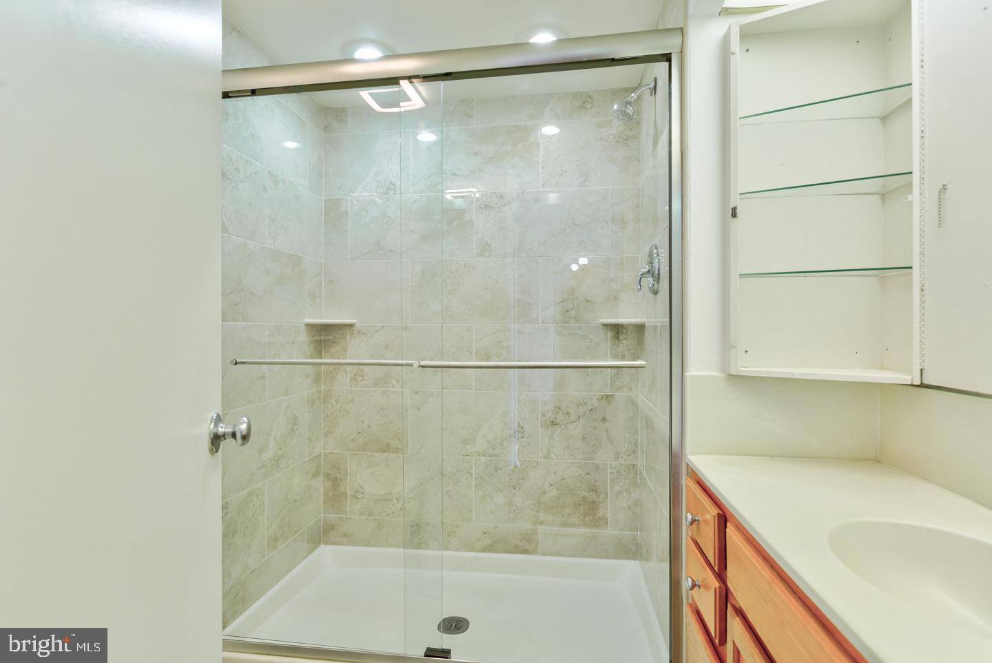 AVENUE OF THE ARTS - Residential Lease